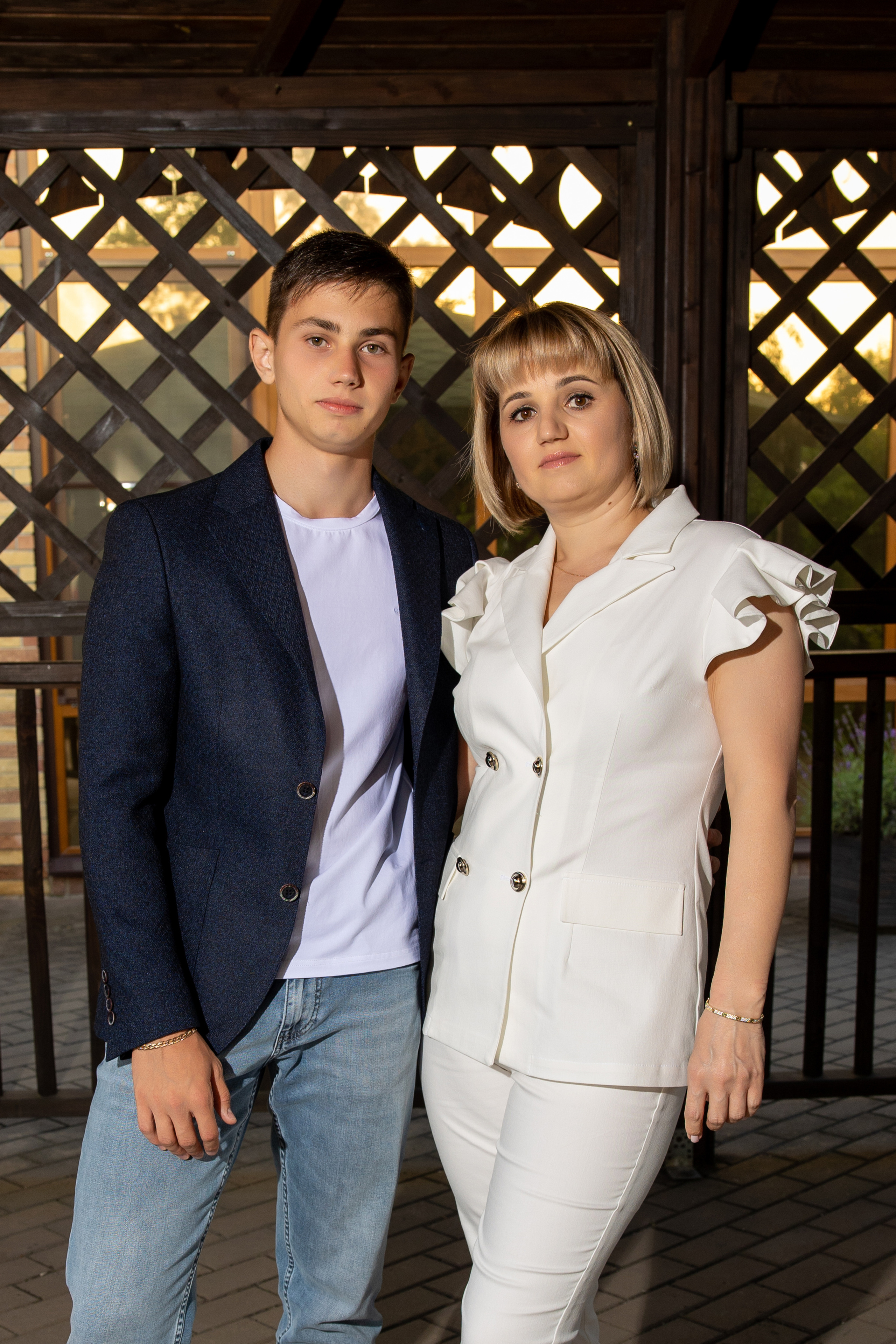 Школьный выпускной. Видеосьемка, фотосьемка свадеб, юбилеев, утренников в Краснодарском кр