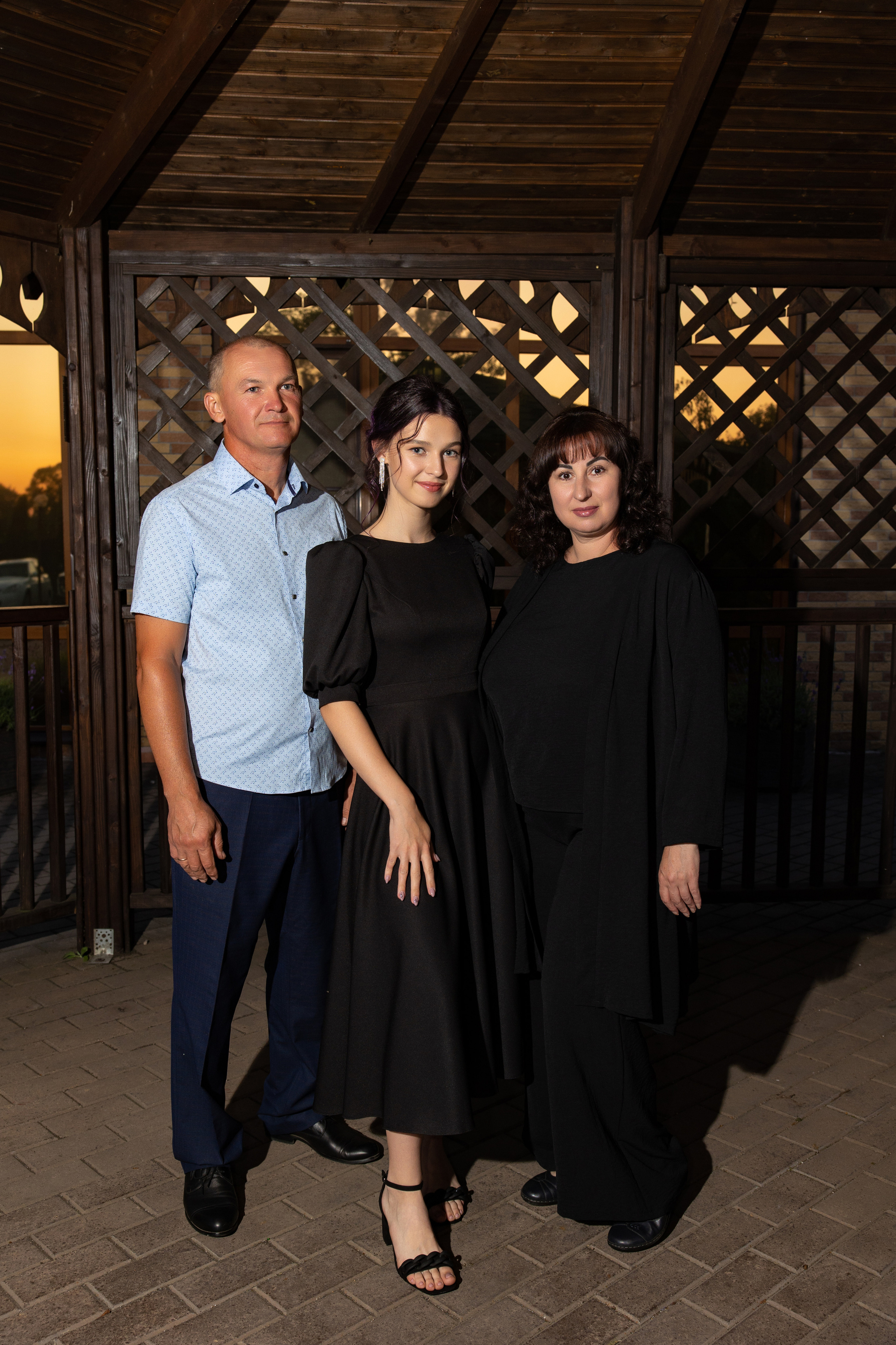 Школьный выпускной. Видеосьемка, фотосьемка свадеб, юбилеев, утренников в Краснодарском кр