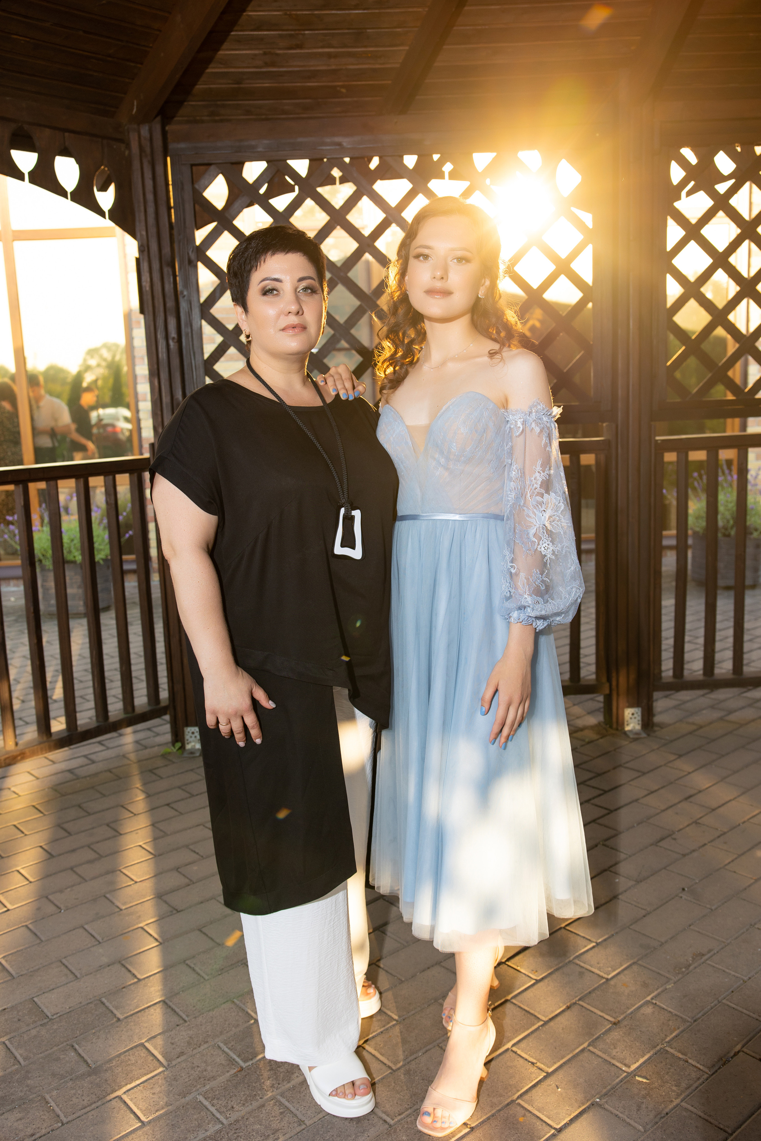 Школьный выпускной. Видеосьемка, фотосьемка свадеб, юбилеев, утренников в Краснодарском кр