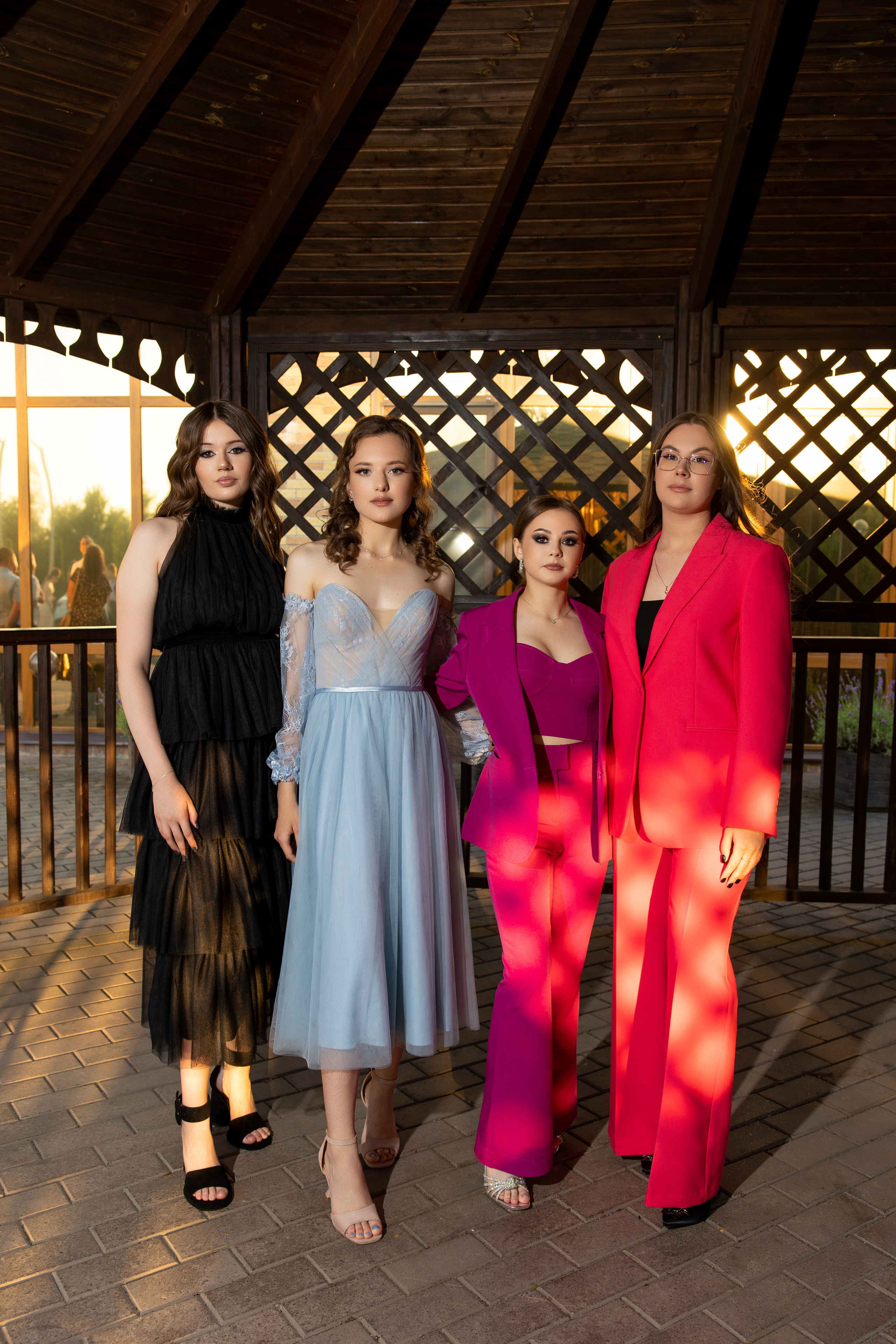 Школьный выпускной. Видеосьемка, фотосьемка свадеб, юбилеев, утренников в Краснодарском кр