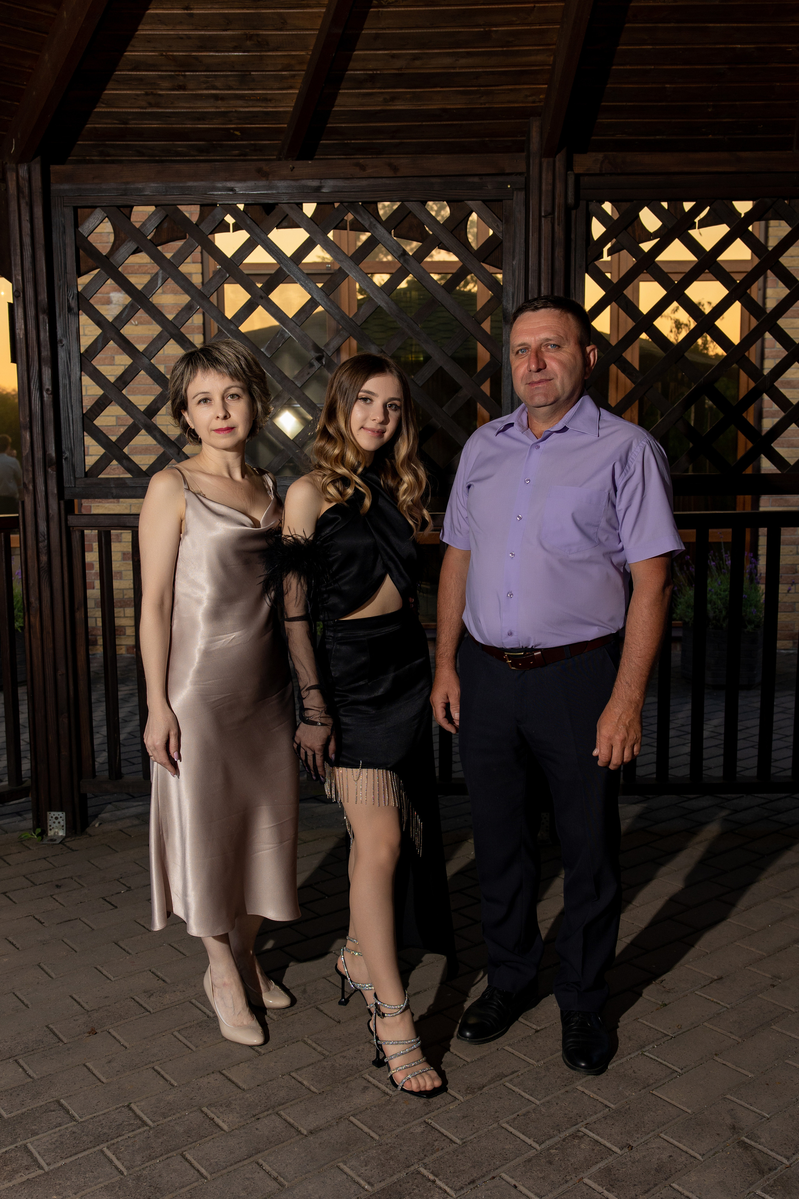 Школьный выпускной. Видеосьемка, фотосьемка свадеб, юбилеев, утренников в Краснодарском кр