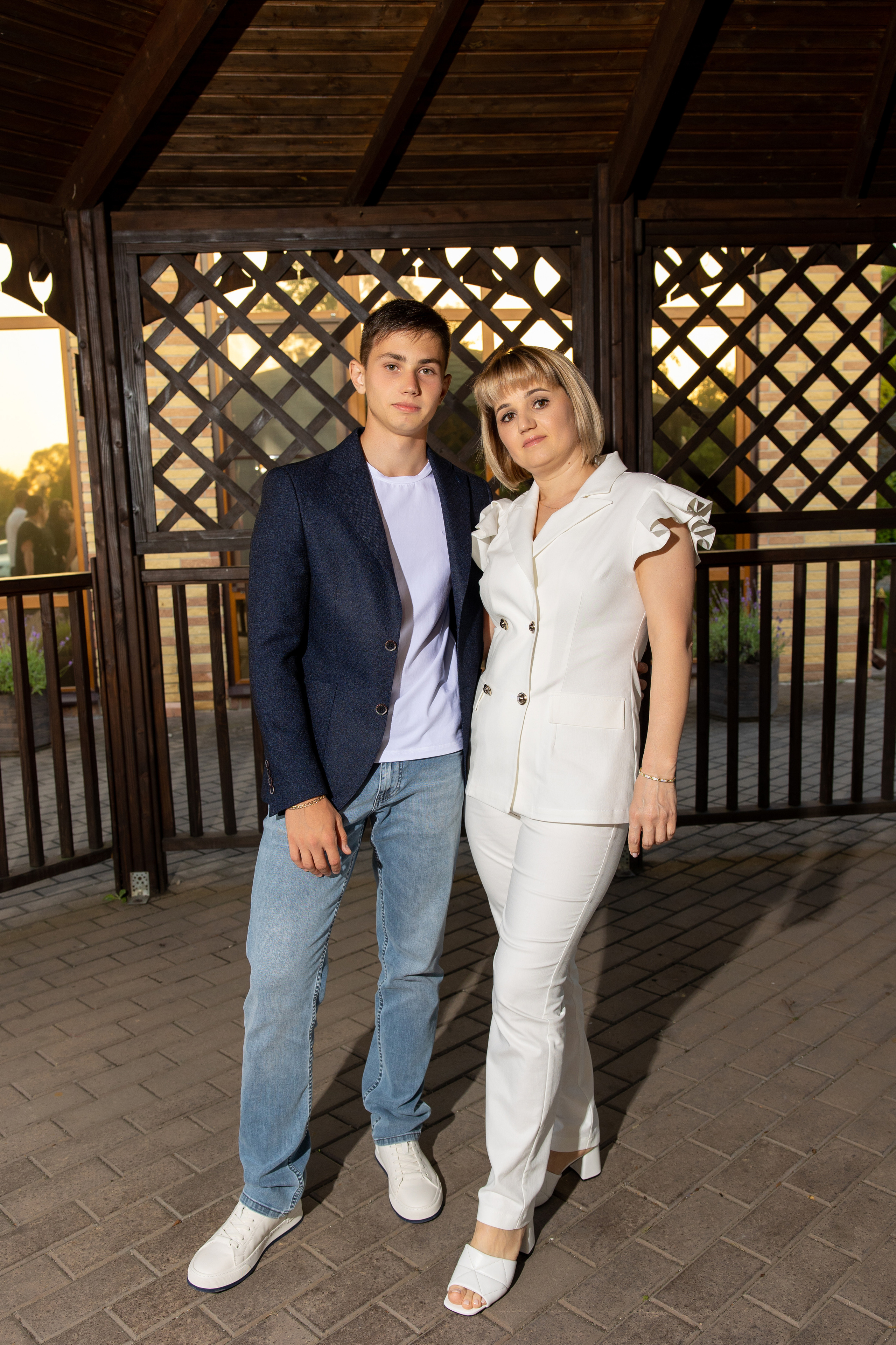 Школьный выпускной. Видеосьемка, фотосьемка свадеб, юбилеев, утренников в Краснодарском кр