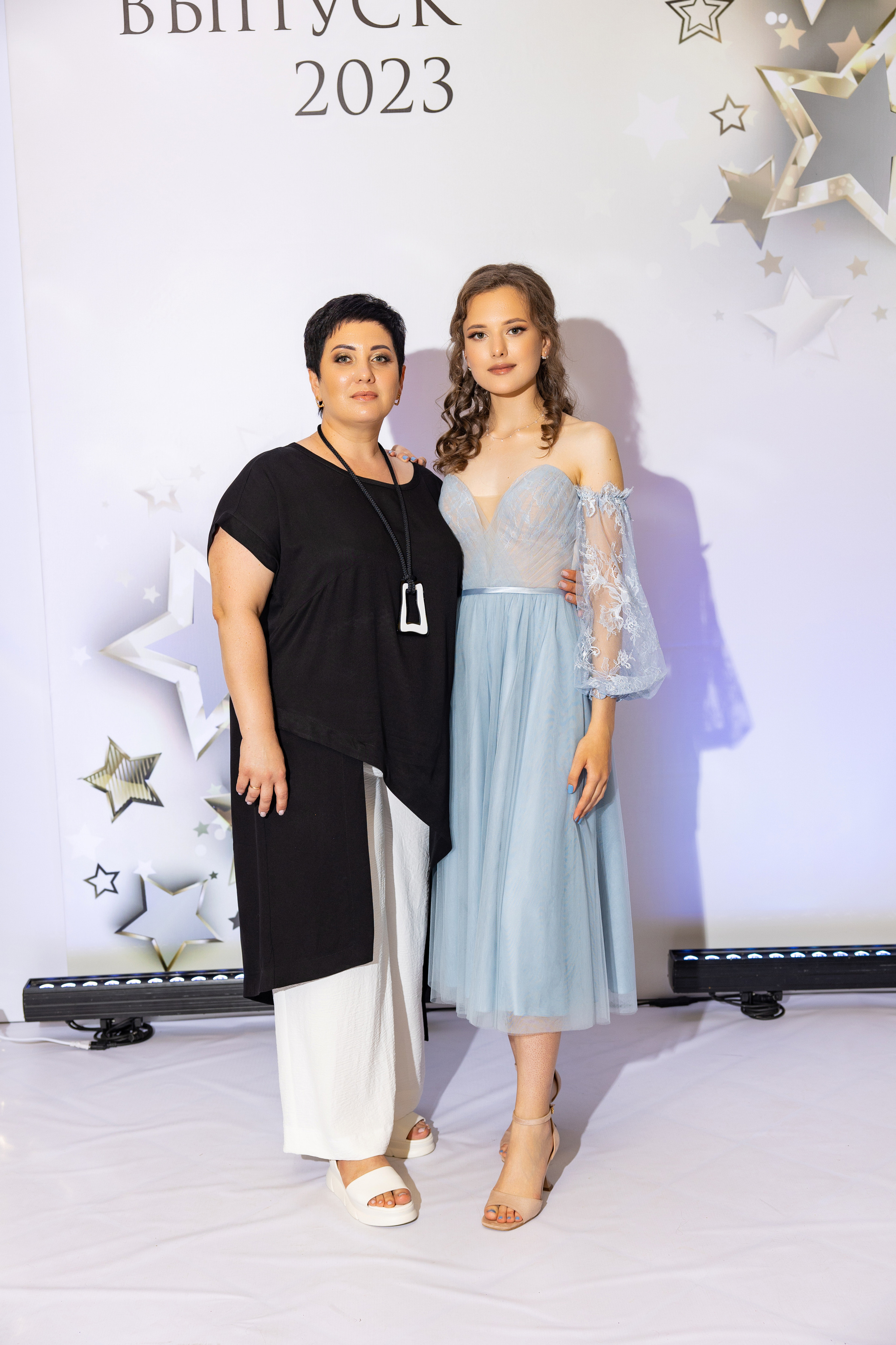 Школьный выпускной. Видеосьемка, фотосьемка свадеб, юбилеев, утренников в Краснодарском кр