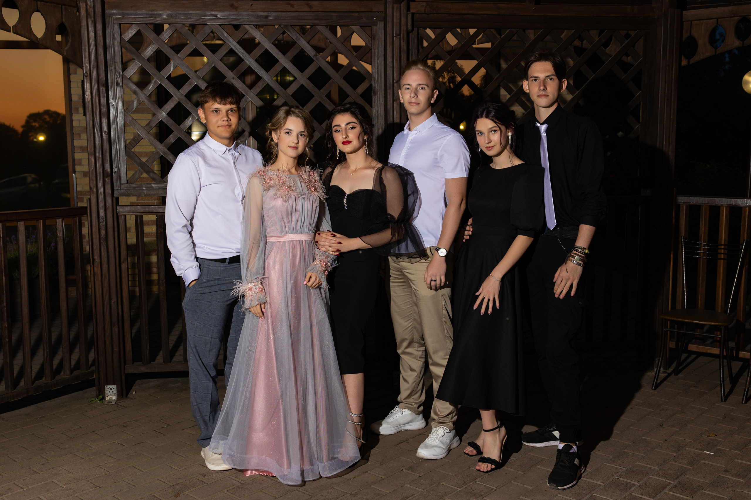 Школьный выпускной. Видеосьемка, фотосьемка свадеб, юбилеев, утренников в Краснодарском кр