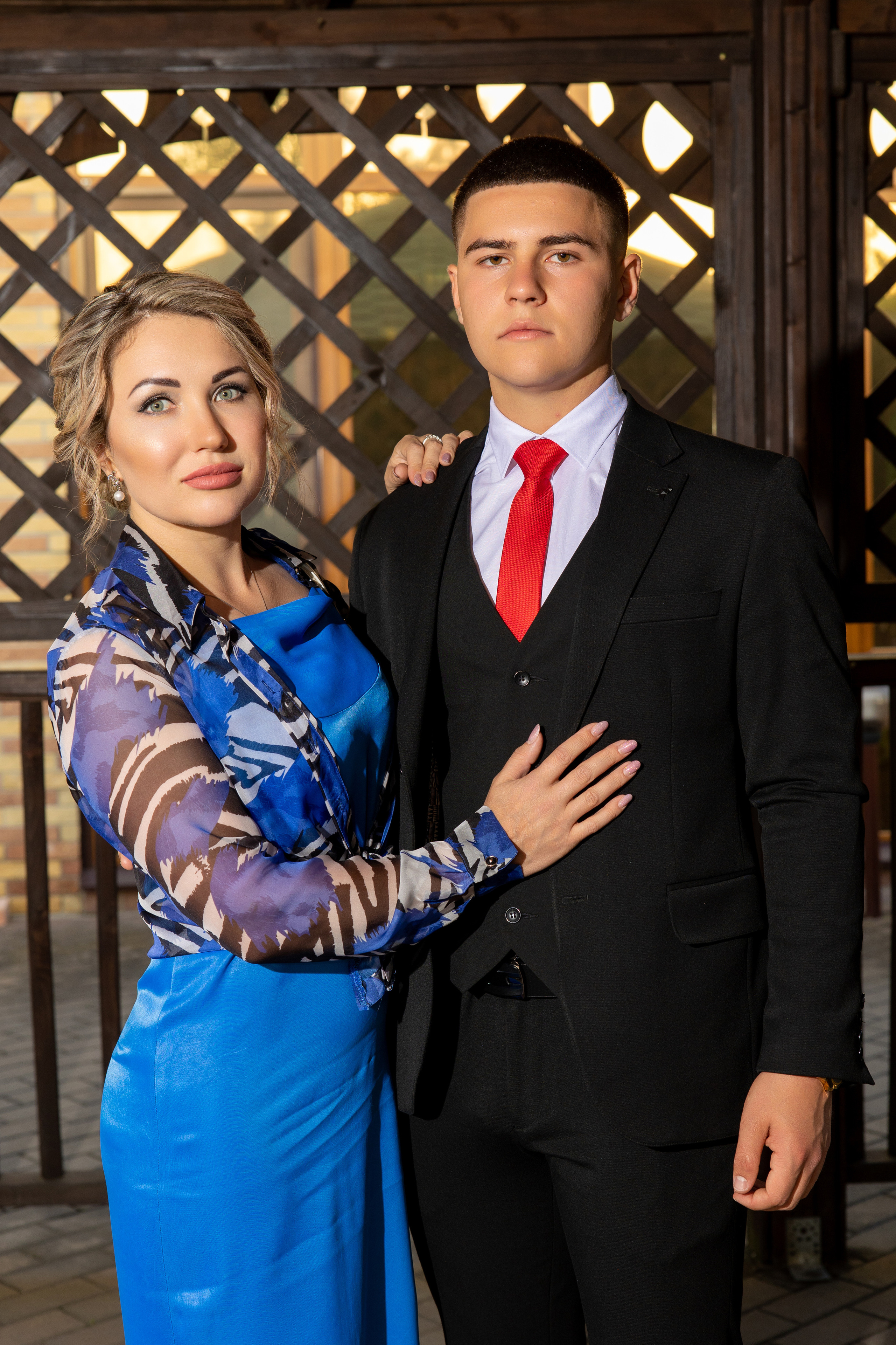 Школьный выпускной. Видеосьемка, фотосьемка свадеб, юбилеев, утренников в Краснодарском кр