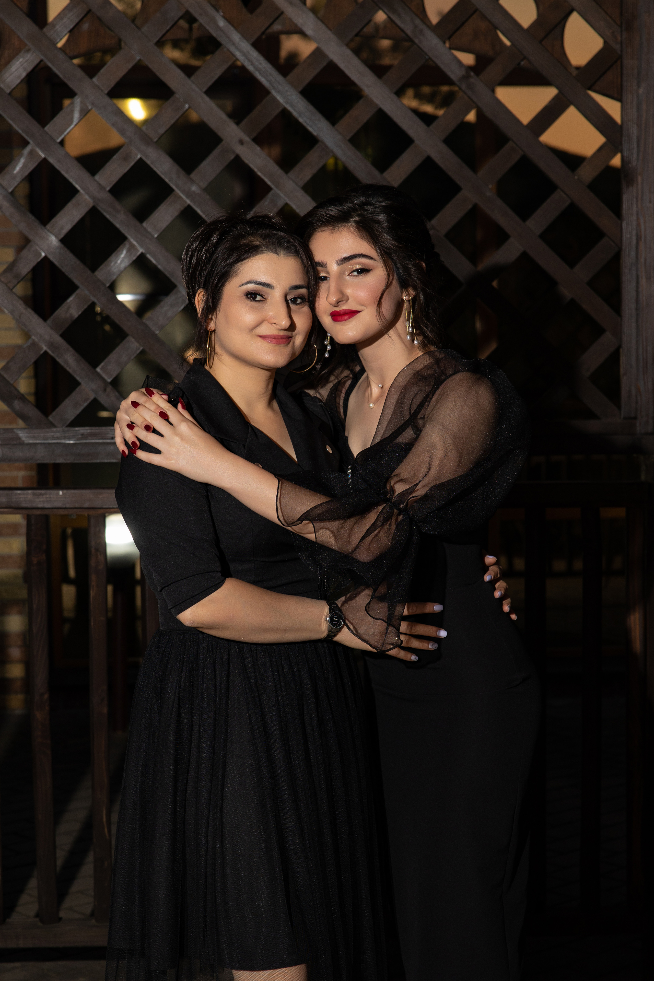 Школьный выпускной. Видеосьемка, фотосьемка свадеб, юбилеев, утренников в Краснодарском кр