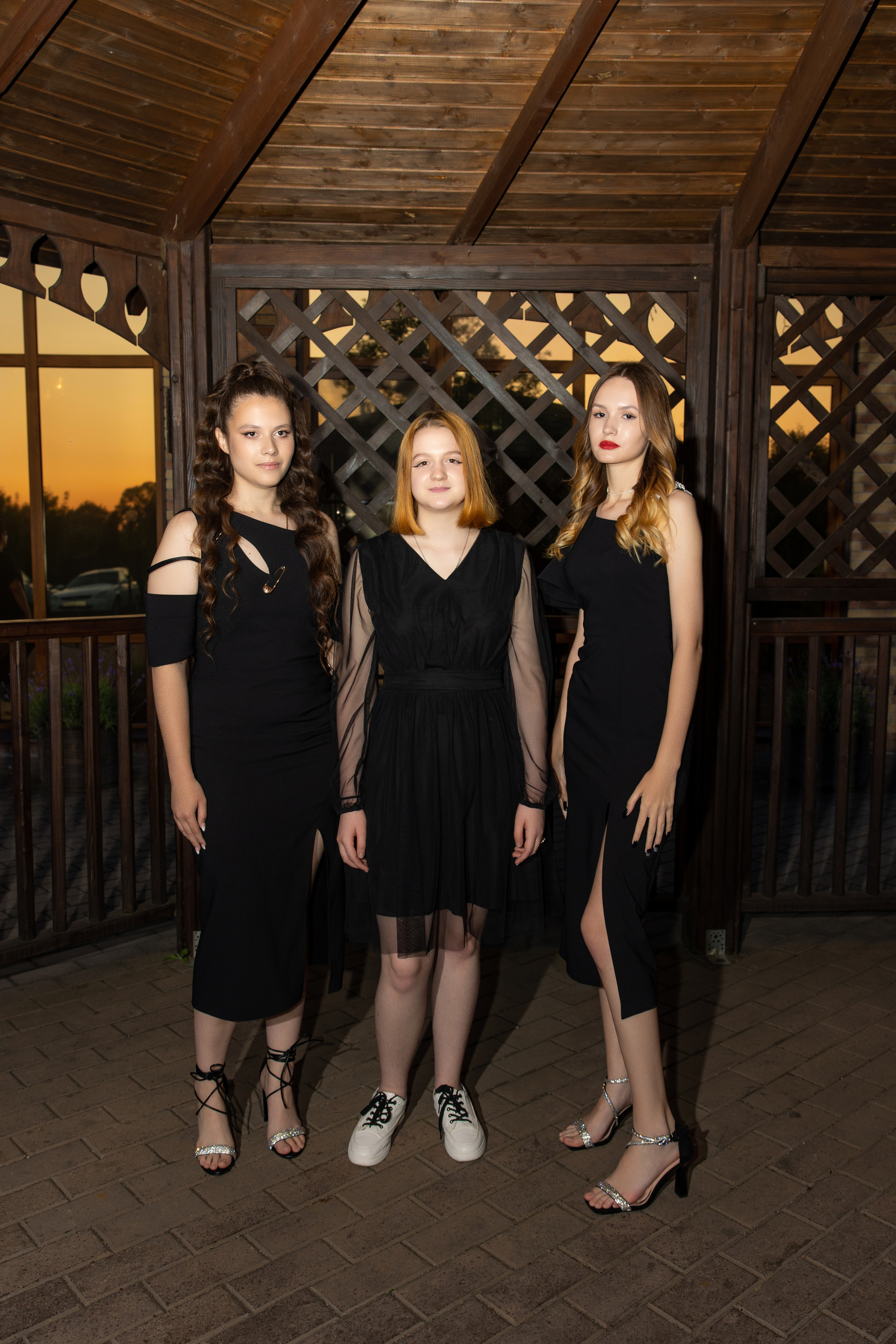 Школьный выпускной. Видеосьемка, фотосьемка свадеб, юбилеев, утренников в Краснодарском кр