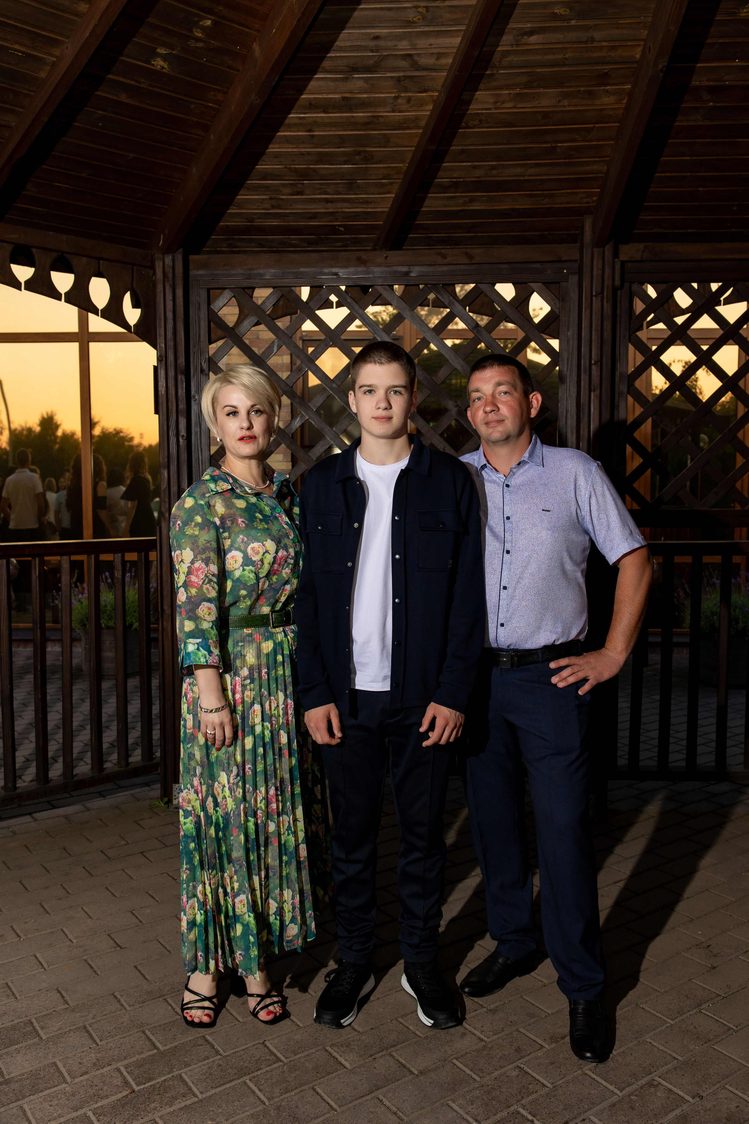 Школьный выпускной. Видеосьемка, фотосьемка свадеб, юбилеев, утренников в Краснодарском кр