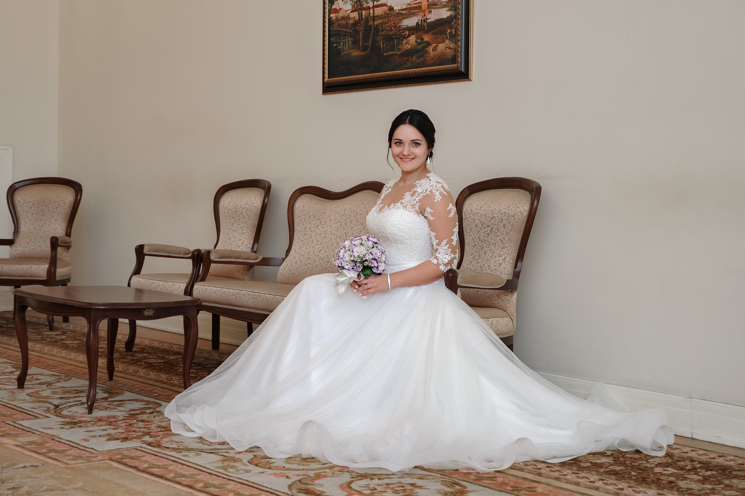 Фотосессия для невесты в интерьерах дворца на свадьбе в Пушкине.