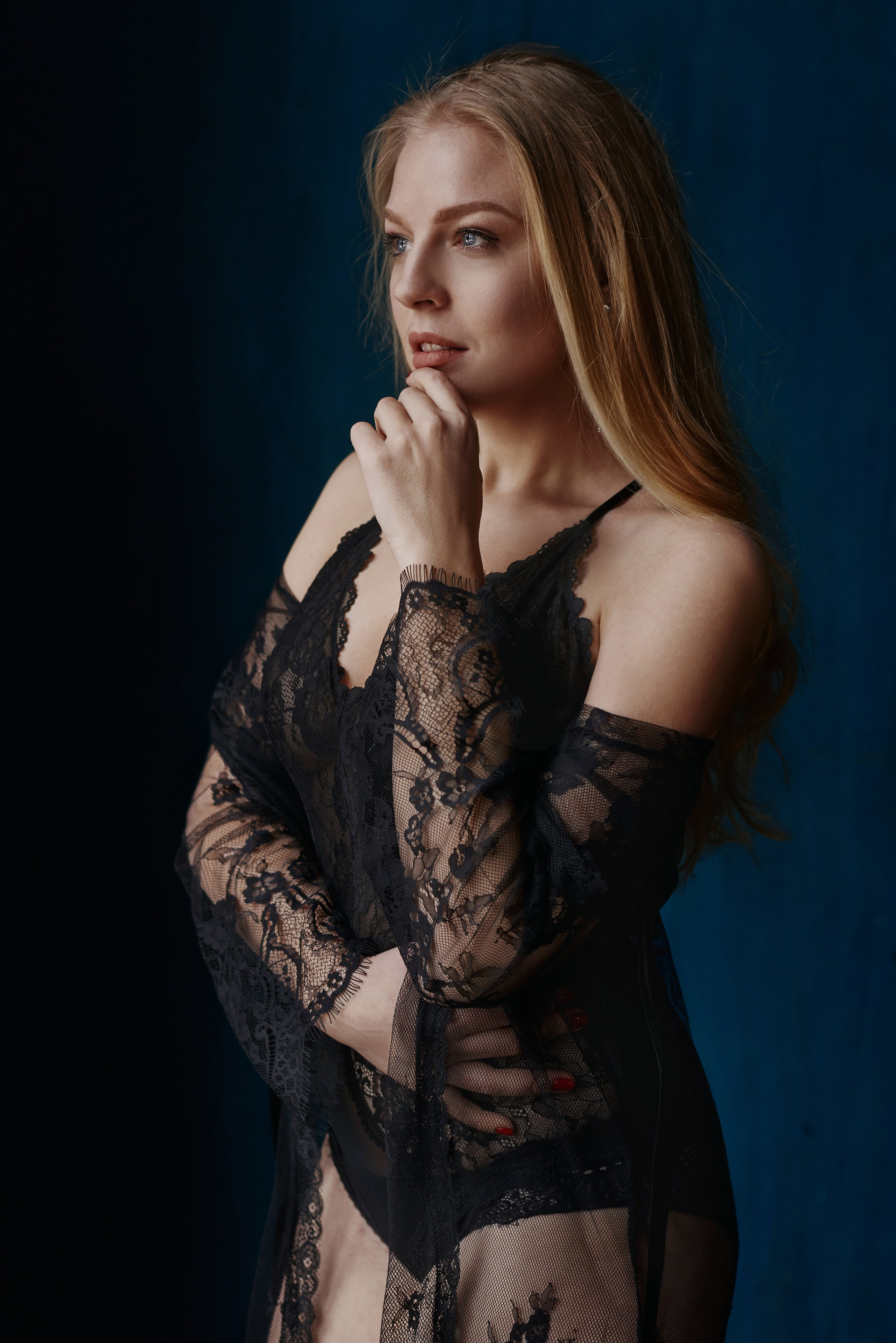 Фотосессия в белье из черного кружева. Фотостудия MOMENTOFBEAUTY