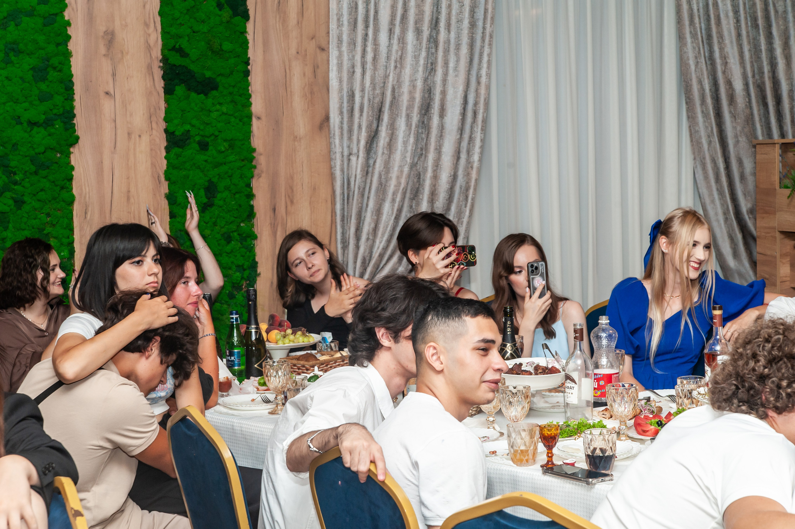 Выпускной МАОУ СОШ № 17 им. Эдуарда Есаяна. Свадебный и семейный фотограф Денис Лукьянов в Краснодаре, Краснодарском крае и Республике Крым