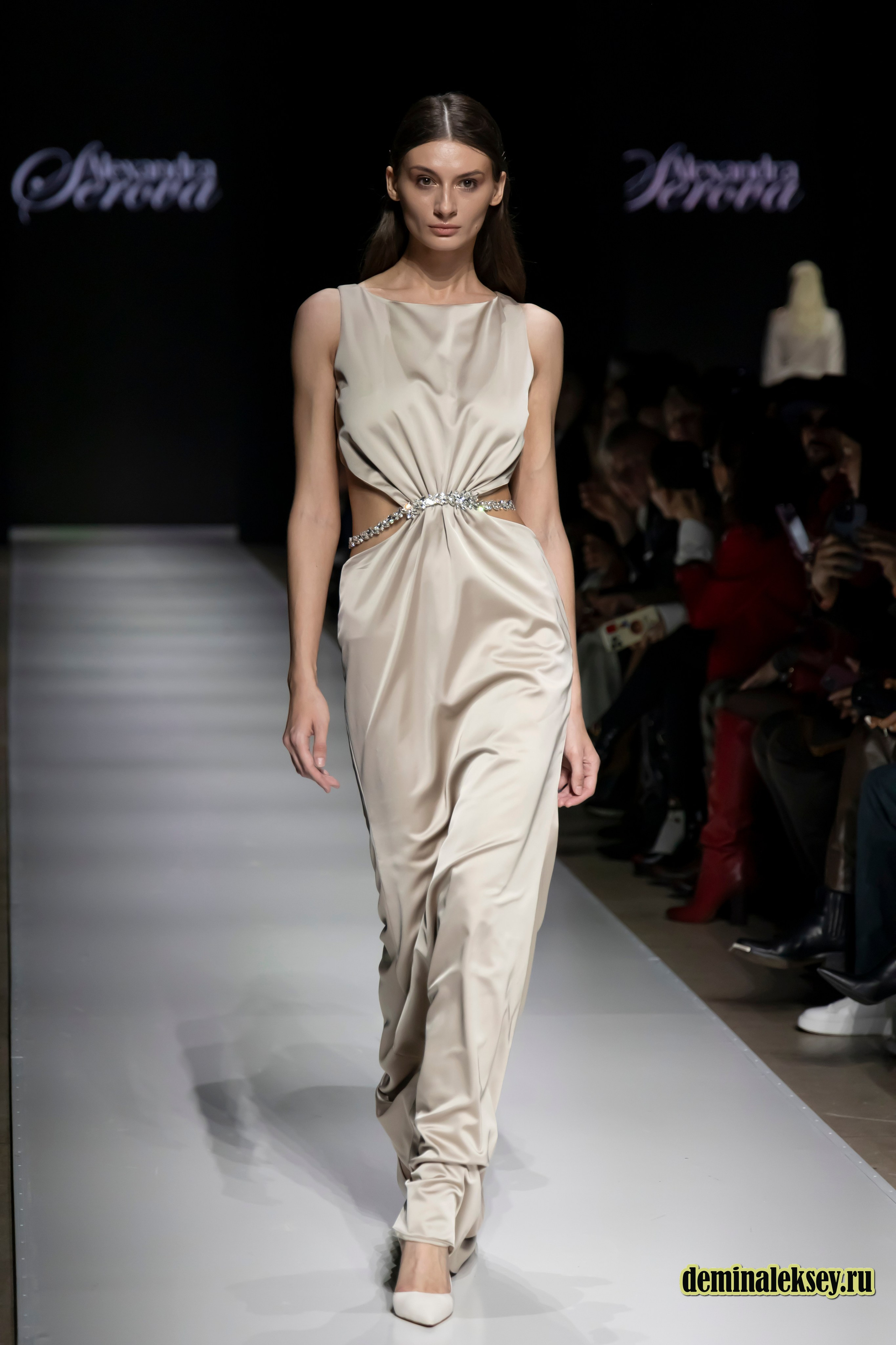 Московская неделя моды 2024 9 октября дизайнер Alexandra Serova. Репортажный, семейный и студийный фотограф в Москве Демин Алексей