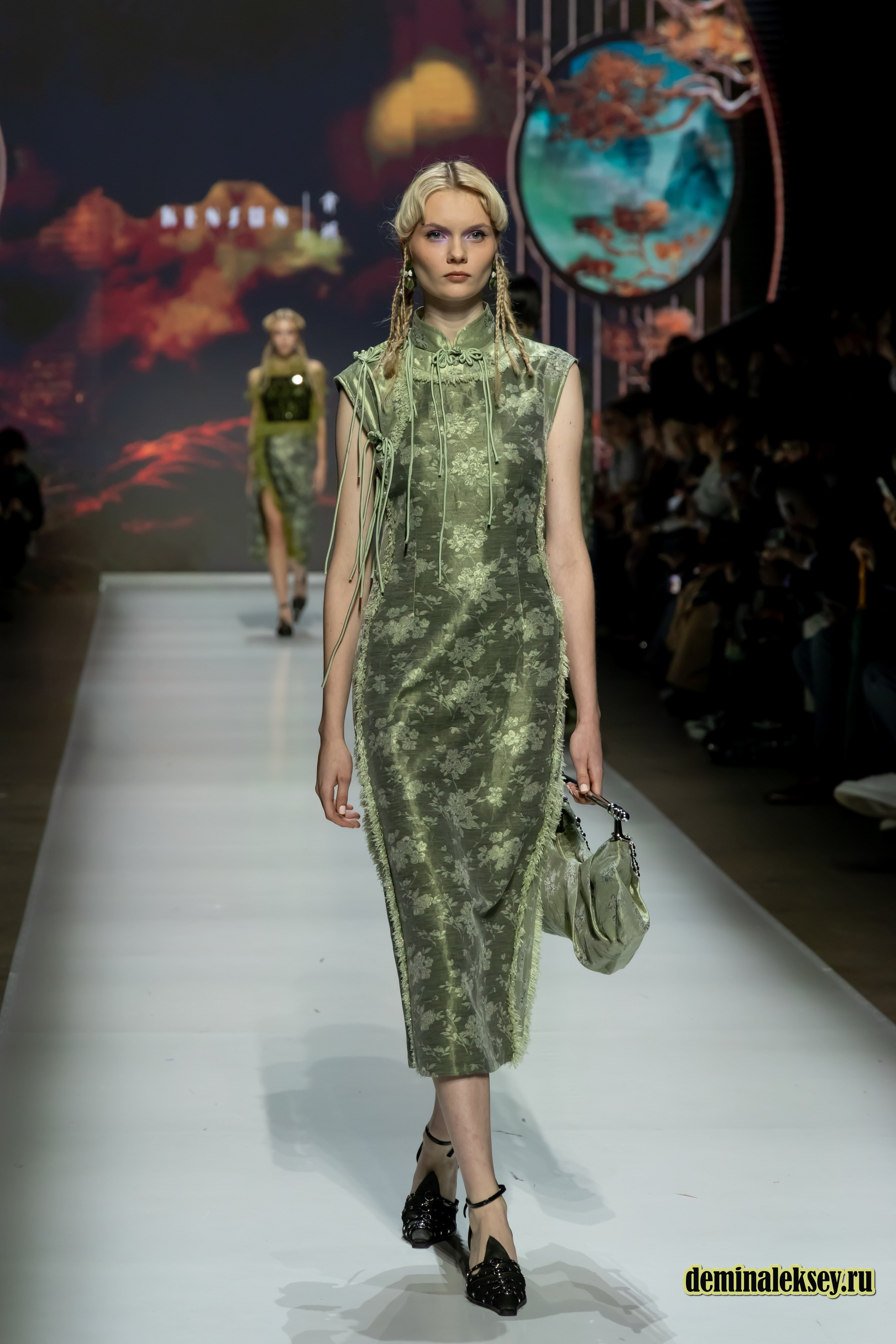 Московская неделя моды 2024 4 октября дизайнер KenSun Китай/China. Репортажный, семейный и студийный фотограф в Москве Демин Алексей