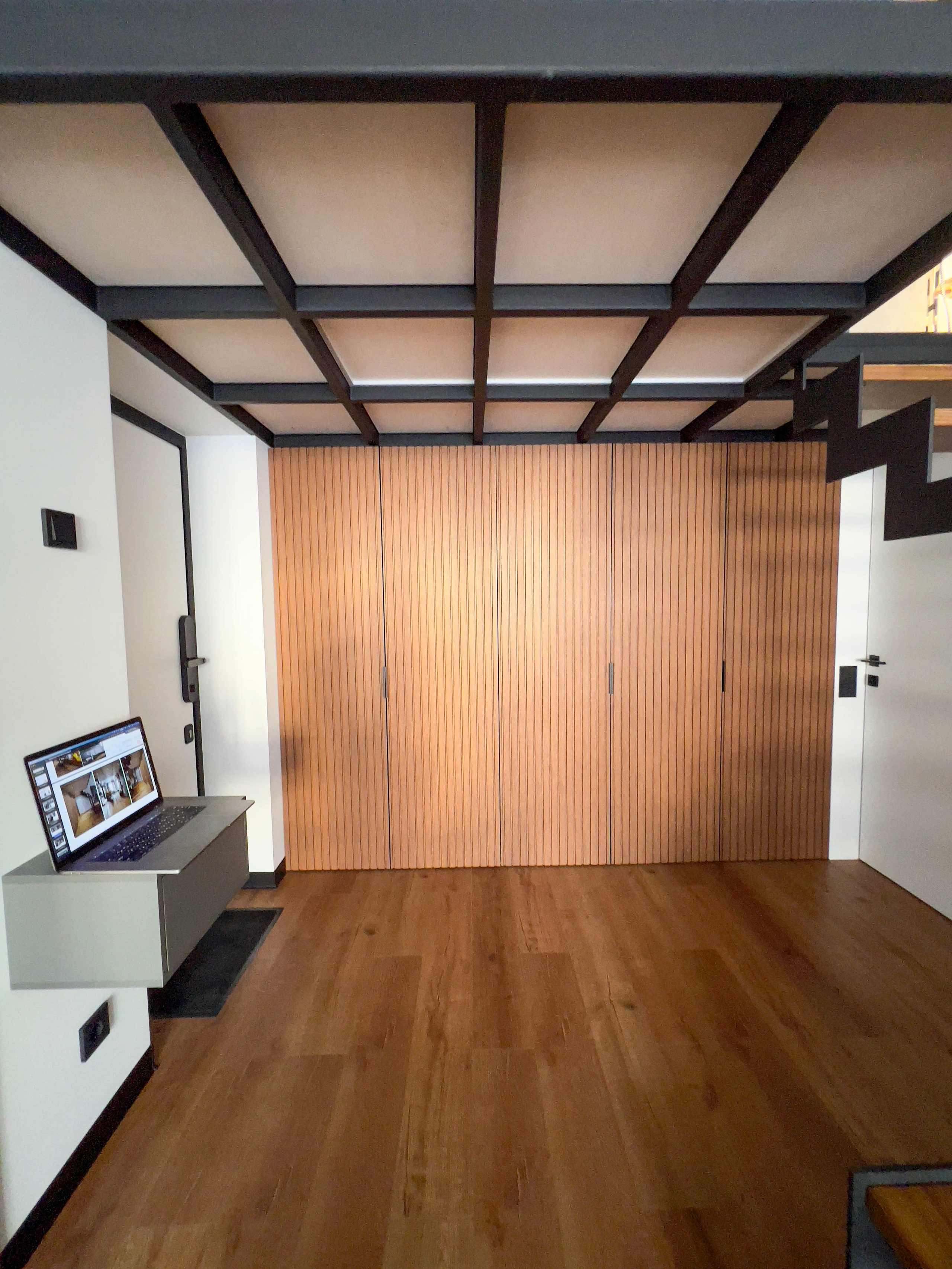 The apartment is on two levels. Fotograf Dmitrii Donets