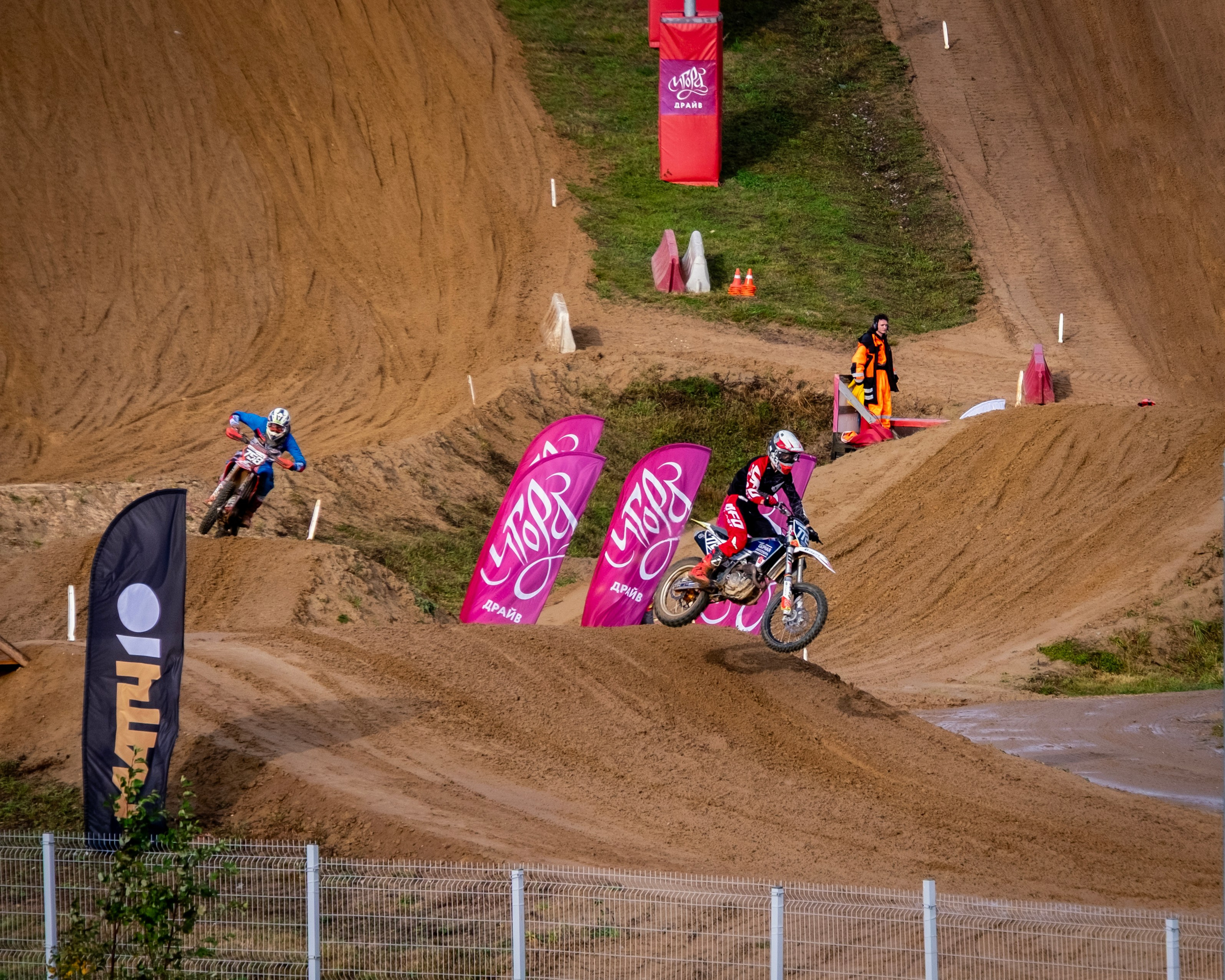 Мотокросс (Игора Драйв). Автомобильные фотографии и рисунки в Санкт-Петербурги Пашков Дмитрий