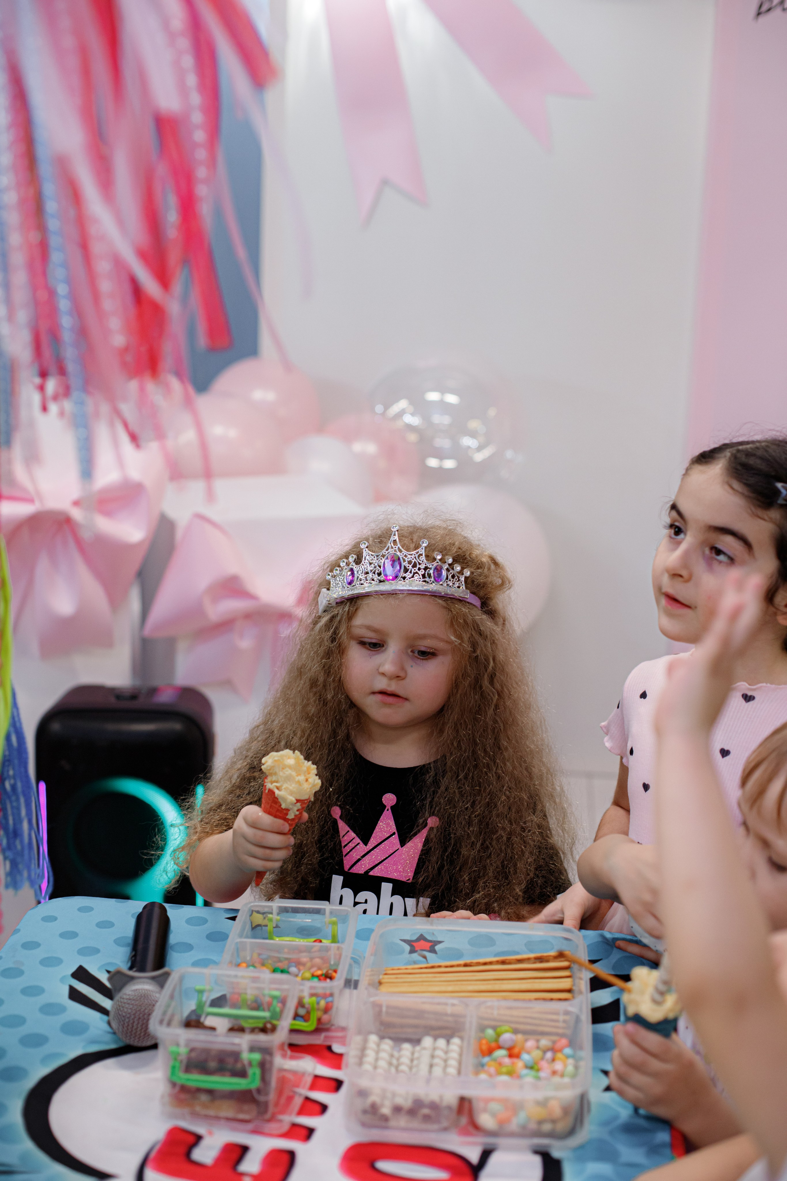 ASIA'S BIRTHDAY PARTY. Photokarish