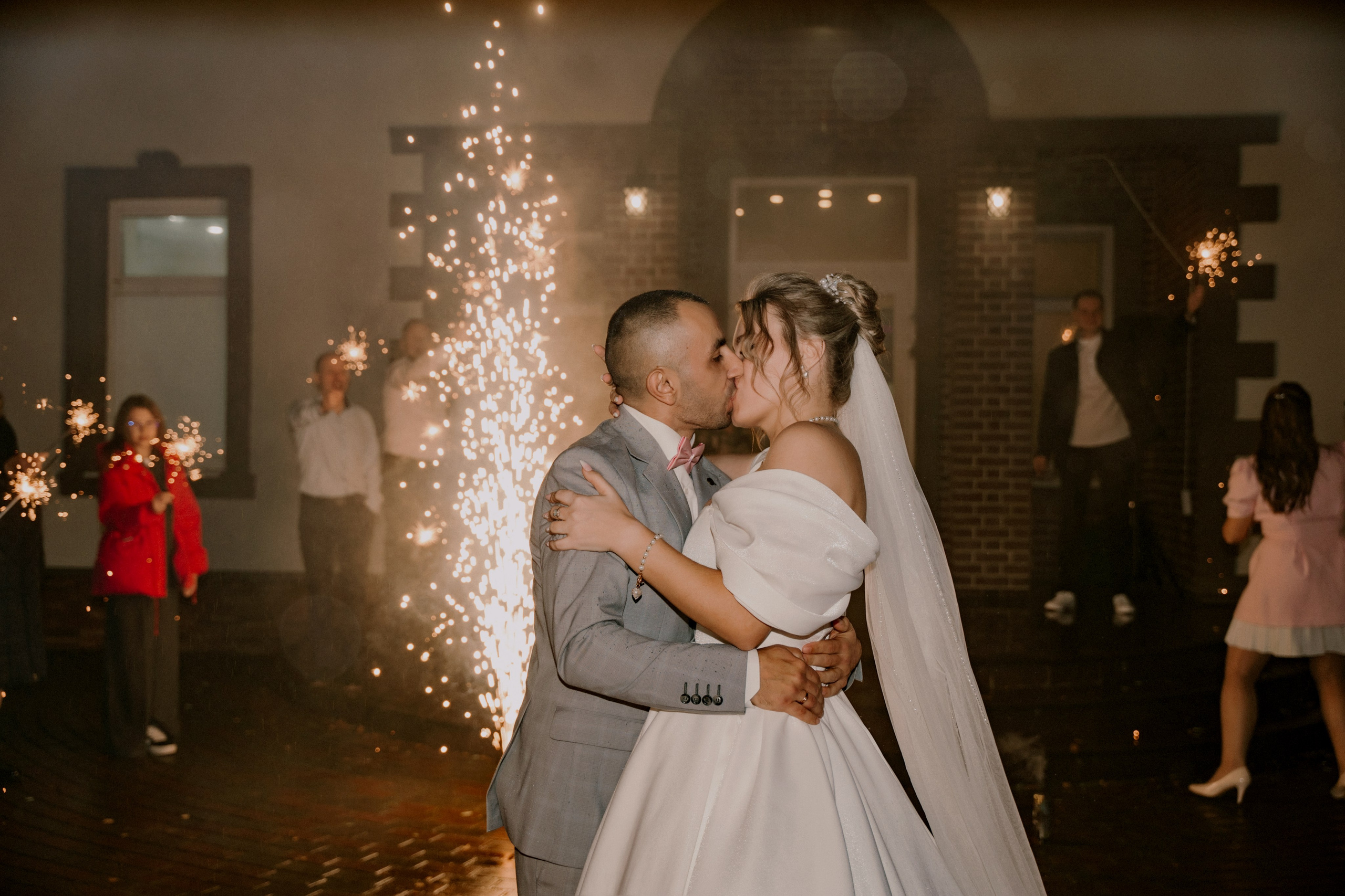 Денис и Ирина. Свадебный и индивидуальный фотограф в Суворове Клюева Мария