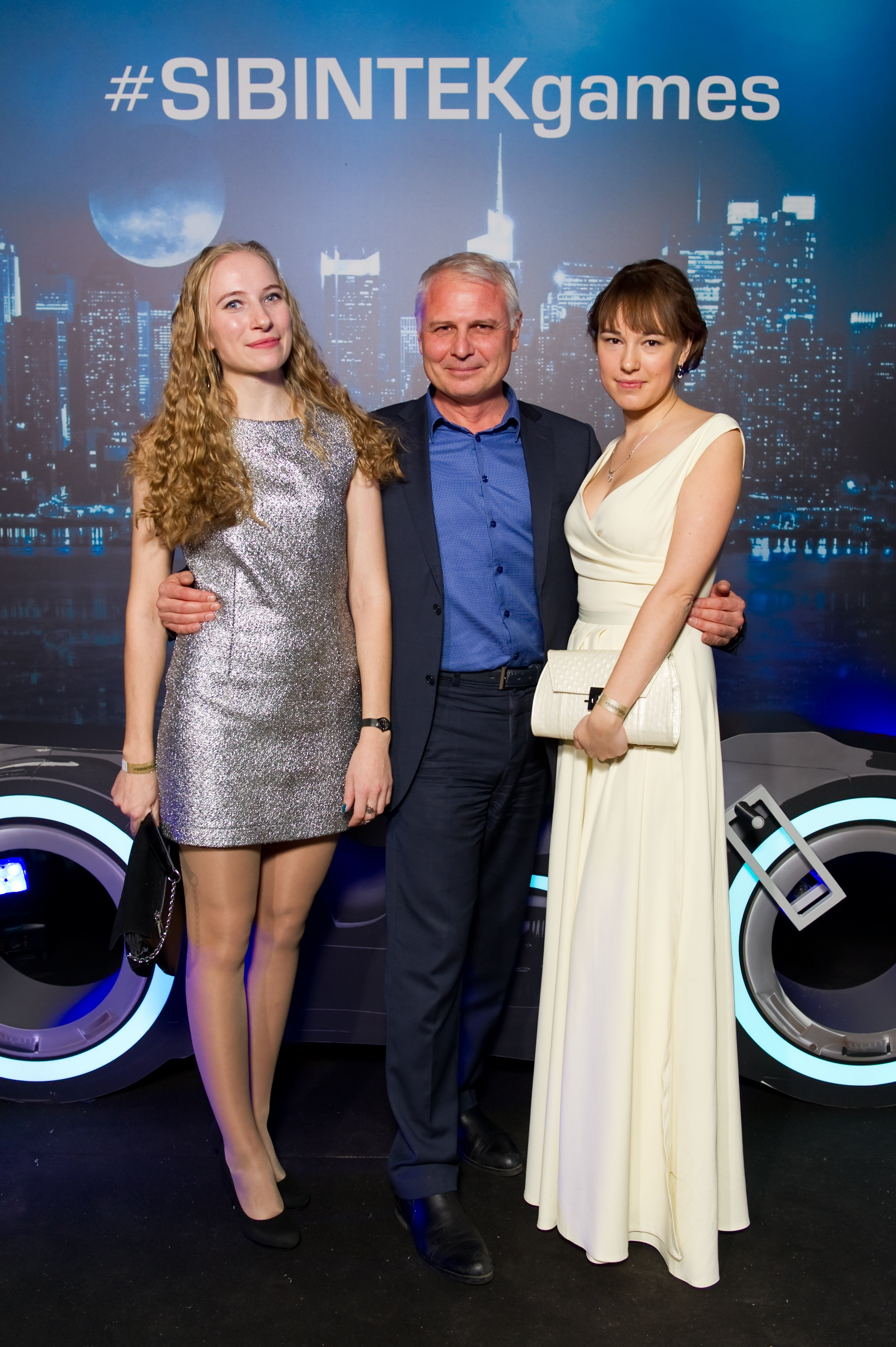 Новогодний корпоратив Сибинтек. Репортажный фотограф и видеограф Слава Думчев. Тимбилдинги, отчетники, корпоративы