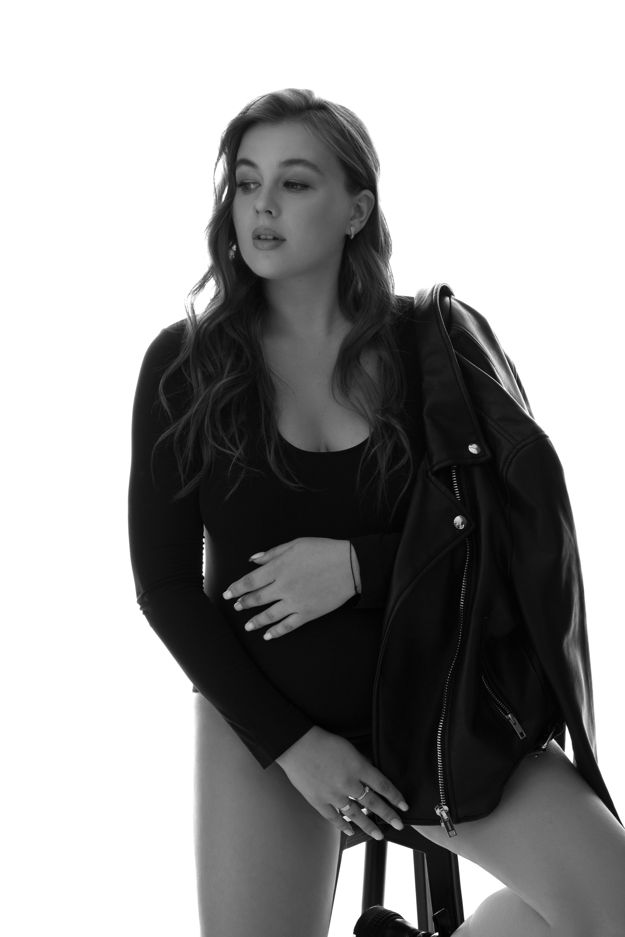 Съёмочный гардероб. Фотограф в стиле минимализм Тюмень