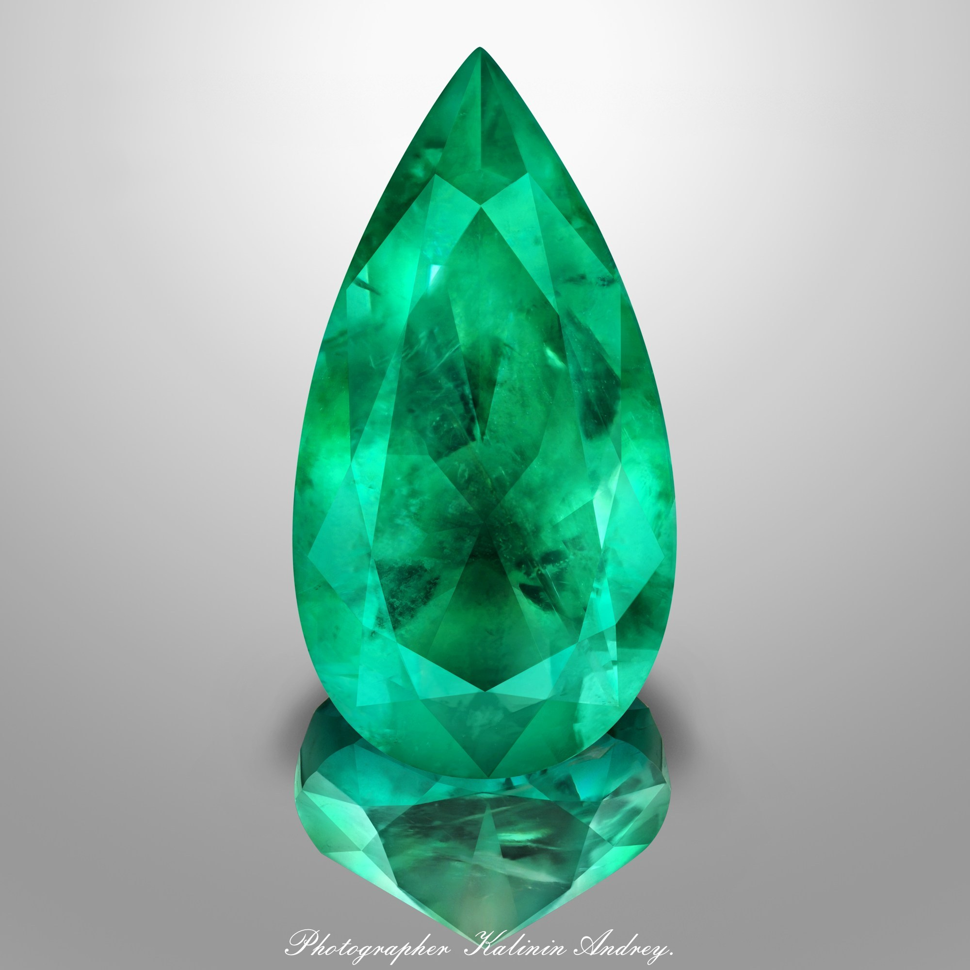 Фотографии в большом разрешении драгоценных камней на продажу купить тел +79 660 031 307. Высококачественная профессиональная рекламная фотосъёмка ювелирных украшений, драгоценных камней в Москве. Обучение, консультация