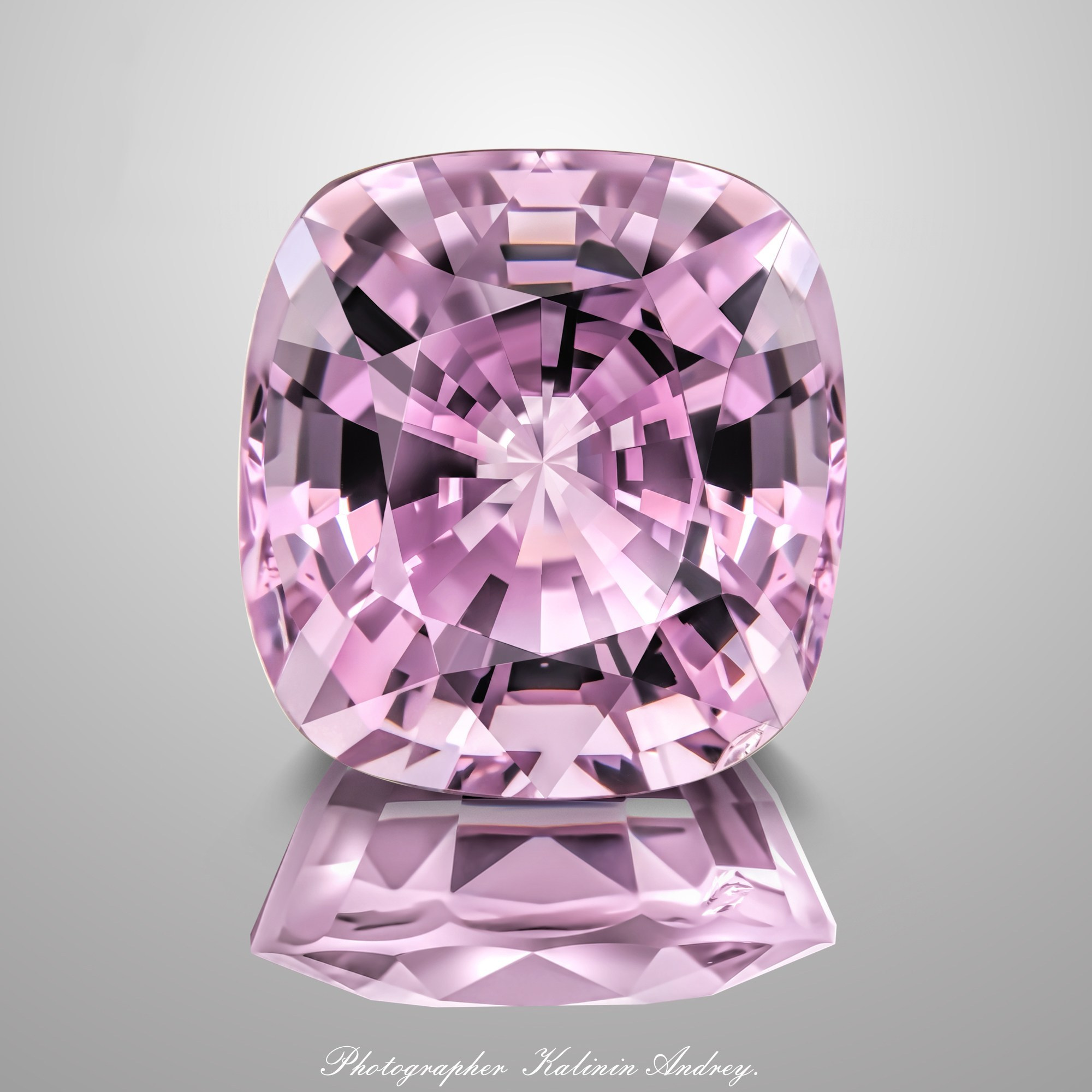 Фотографии в большом разрешении драгоценных камней на продажу купить тел +79 660 031 307. Высококачественная профессиональная рекламная фотосъёмка ювелирных украшений, драгоценных камней в Москве. Обучение, консультация