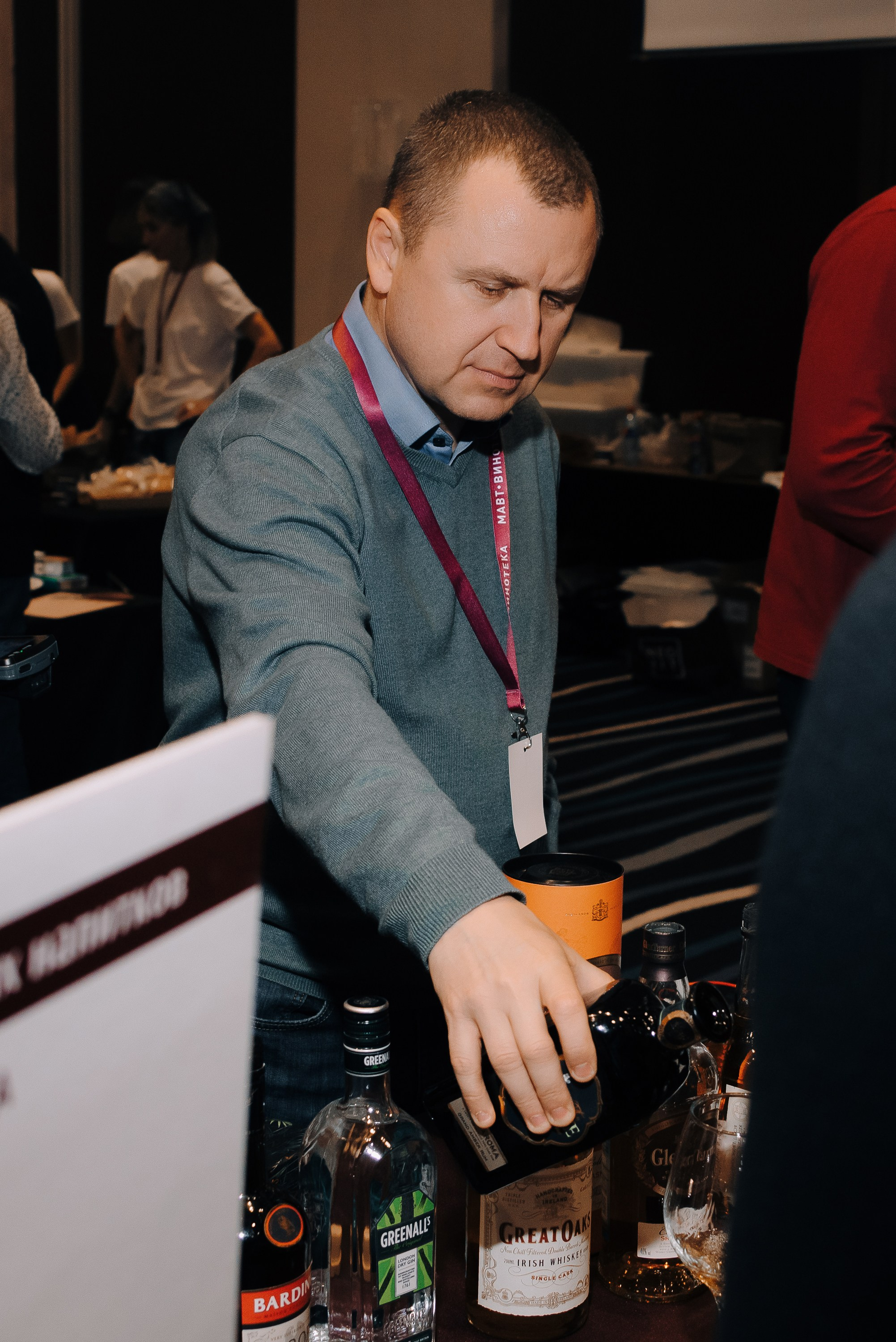 ФЕСТИВАЛЬ ВИНА И КРЕПКИХ НАПИТКОВ МАВТ-ВИНОТЕКА. Репортажный фотограф Зуев Роман г. Челябинск