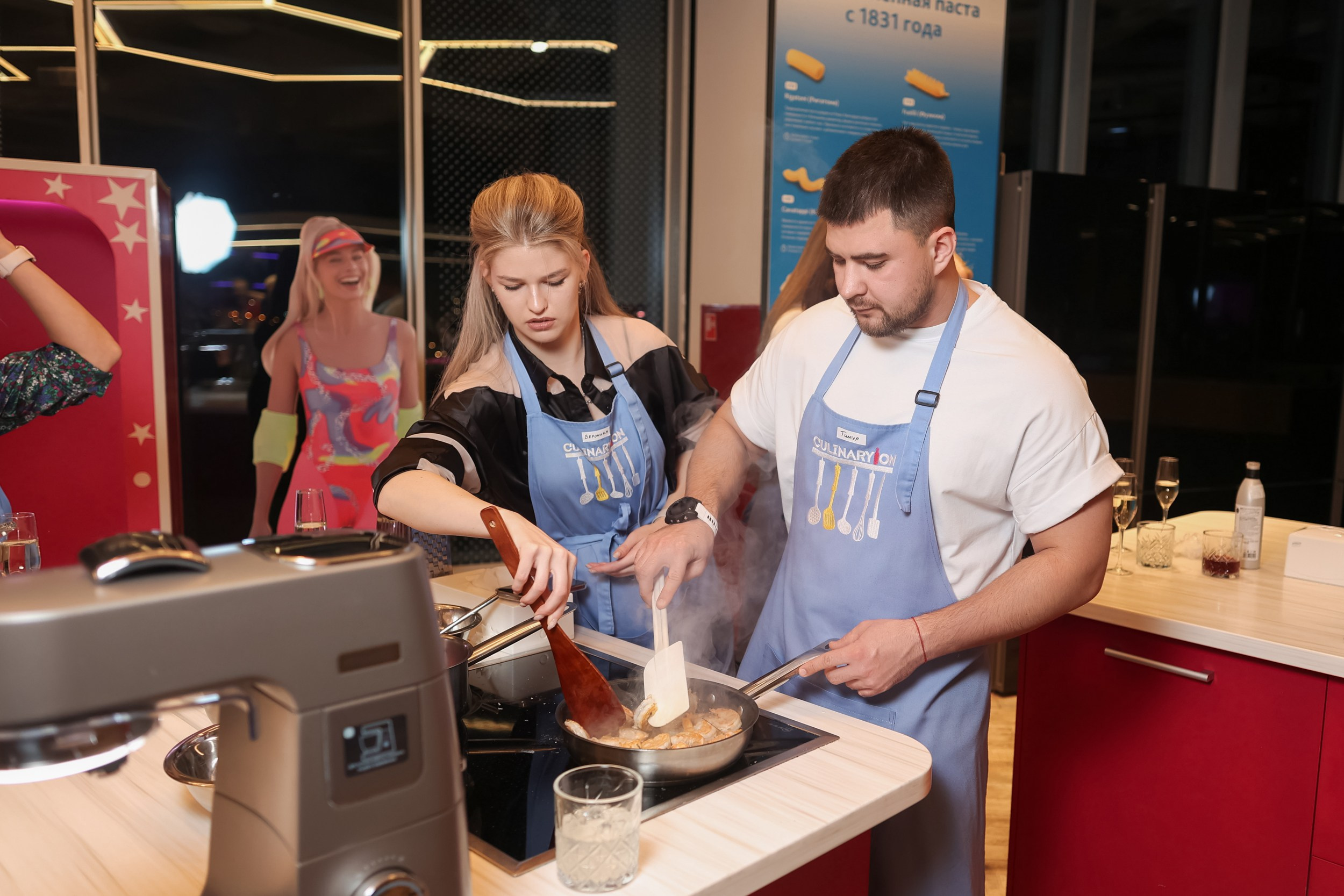 Вечеринка 8 марта в EventyOn. Репортажный фотограф видеограф в Москве Ольга Плаксина