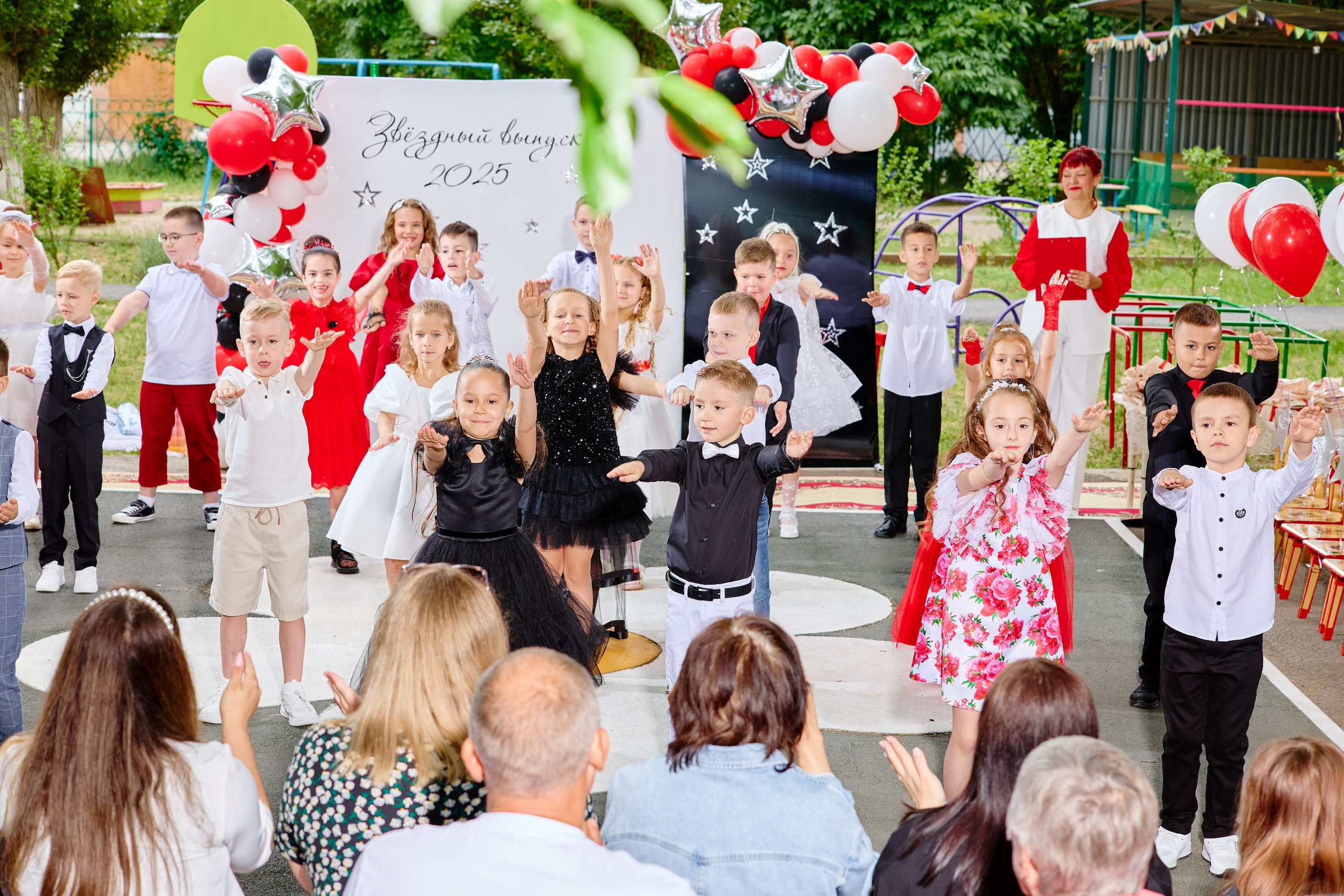 Выпускной 45 сад. Фотограф Выпускные альбомы Таганрог Сергей Коробченко