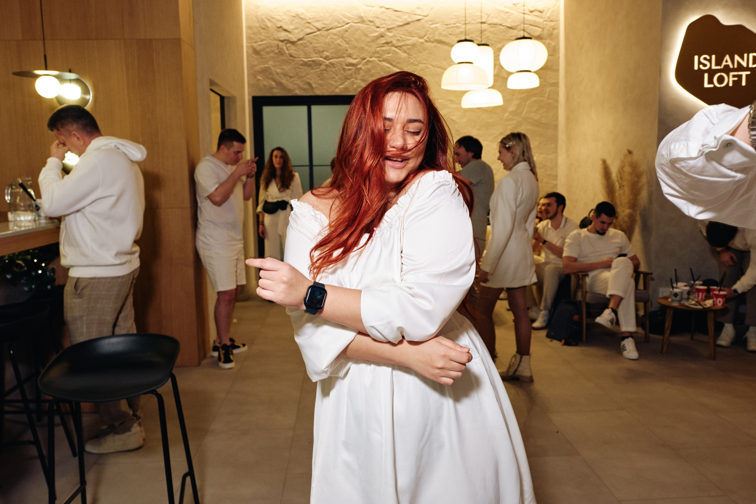 Корпоратив в белом компании Pride group. Семейные и свадебные фотосессии в СПб, в студии, на улице, на природе