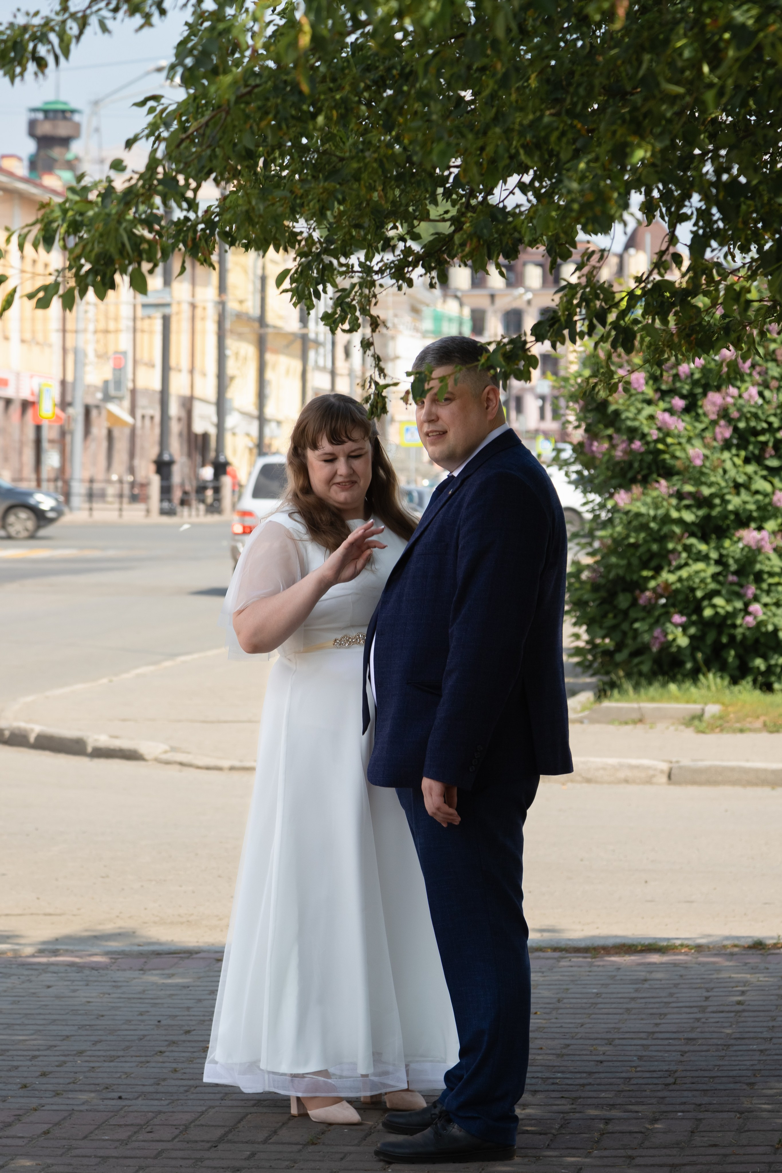 Прогулка в сирени после ЗАГСа Томск (Р. Люксембург). Фотограф в Томске Евгения Гуляева