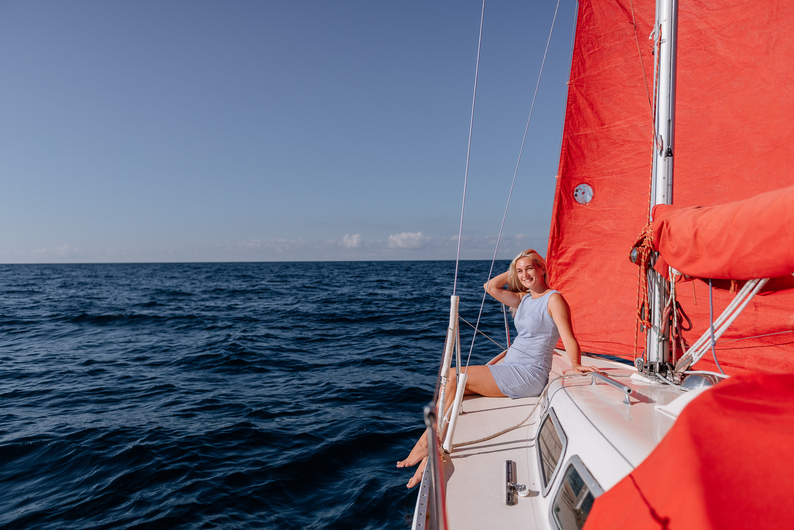 Family photoshoot on a sailboat Yacht. Fedor Lemeshko — Destination Wedding and Family Lifestyle photographer