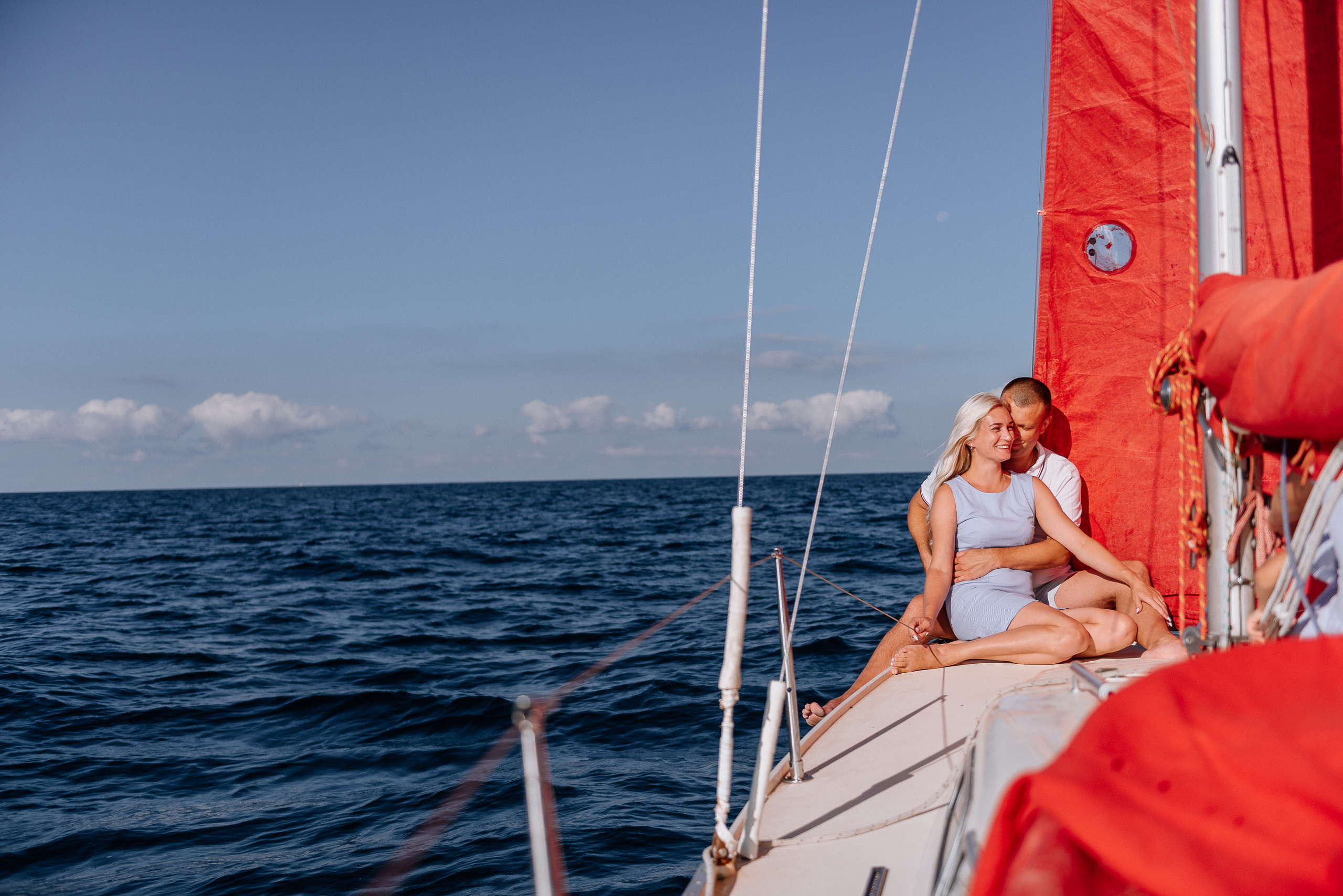 Family photoshoot on a sailboat Yacht. Fedor Lemeshko — Destination Wedding and Family Lifestyle photographer