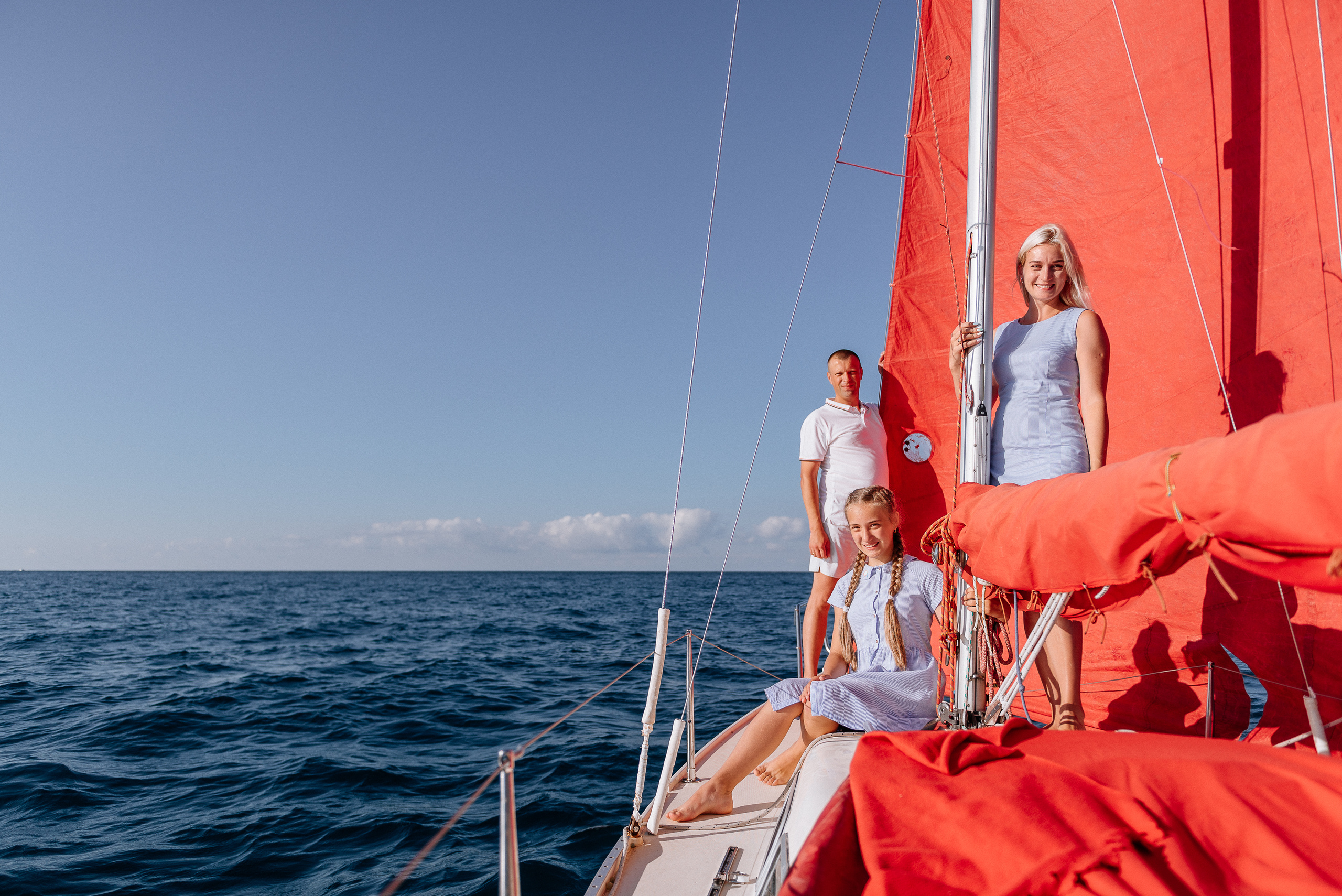 Family photoshoot on a sailboat Yacht. Fedor Lemeshko — Destination Wedding and Family Lifestyle photographer
