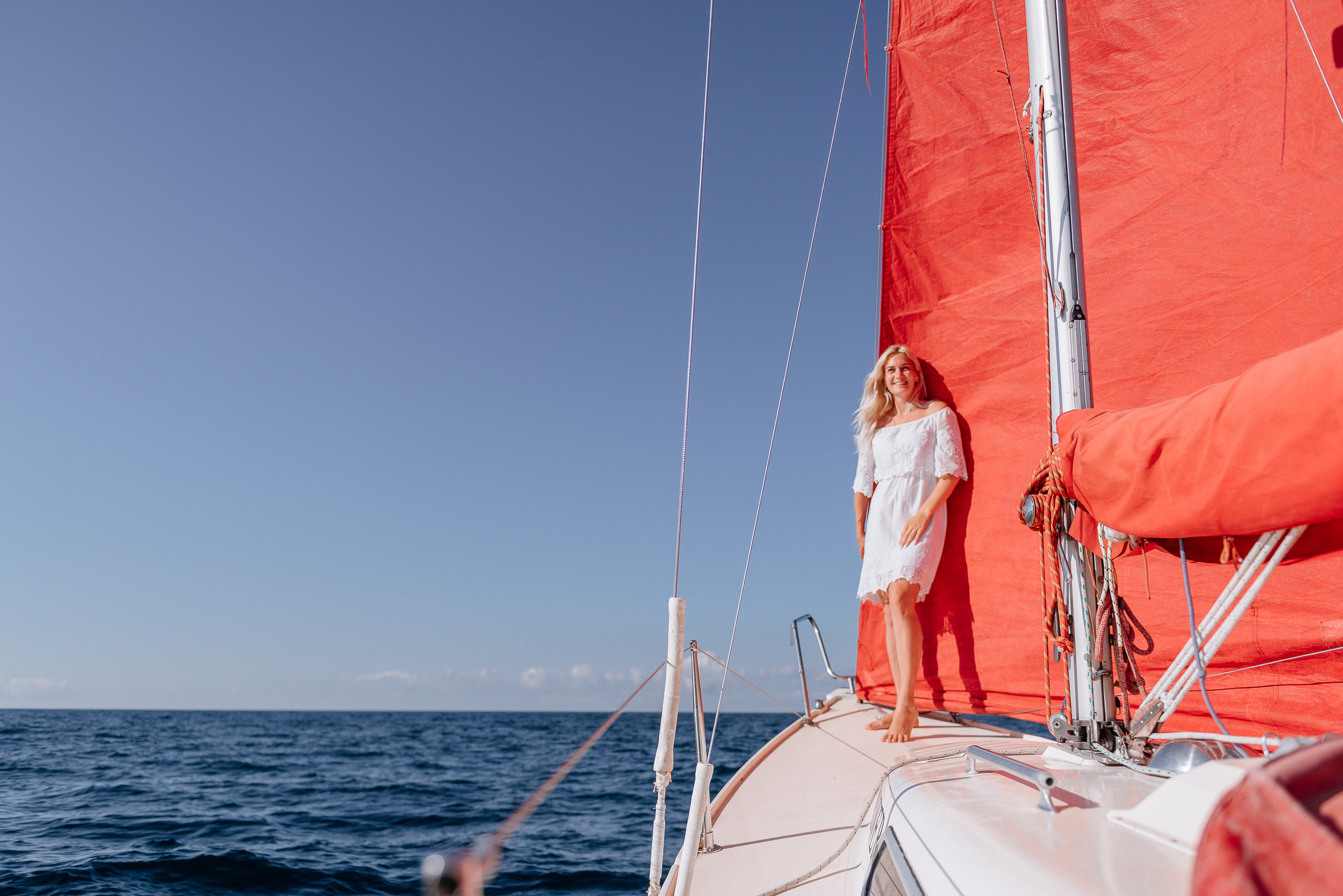 Family photoshoot on a sailboat Yacht. Fedor Lemeshko — Destination Wedding and Family Lifestyle photographer