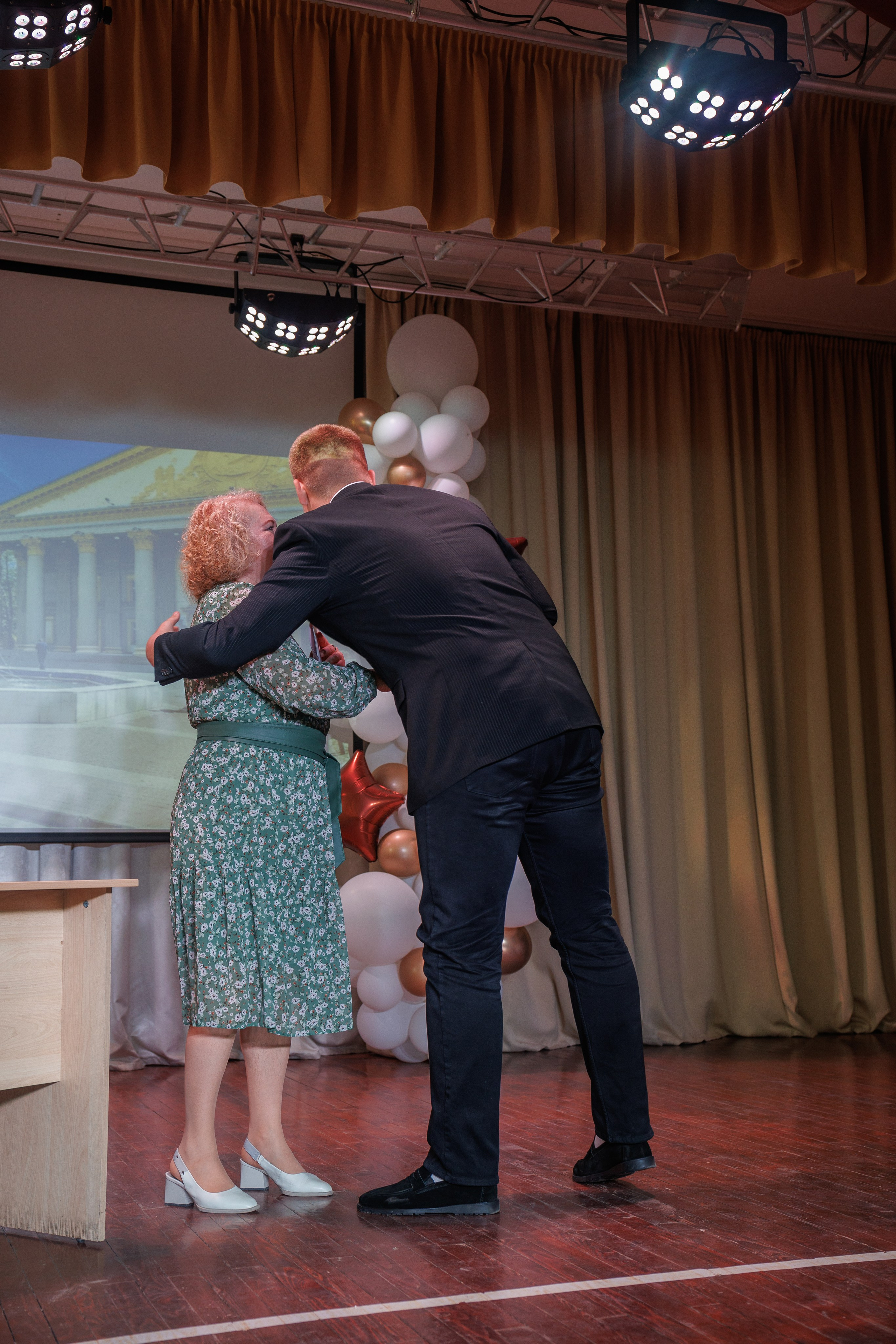 Вручение аттестатов. Свадебный и семейный фотограф в Новосибирске Ирина Дорошкова