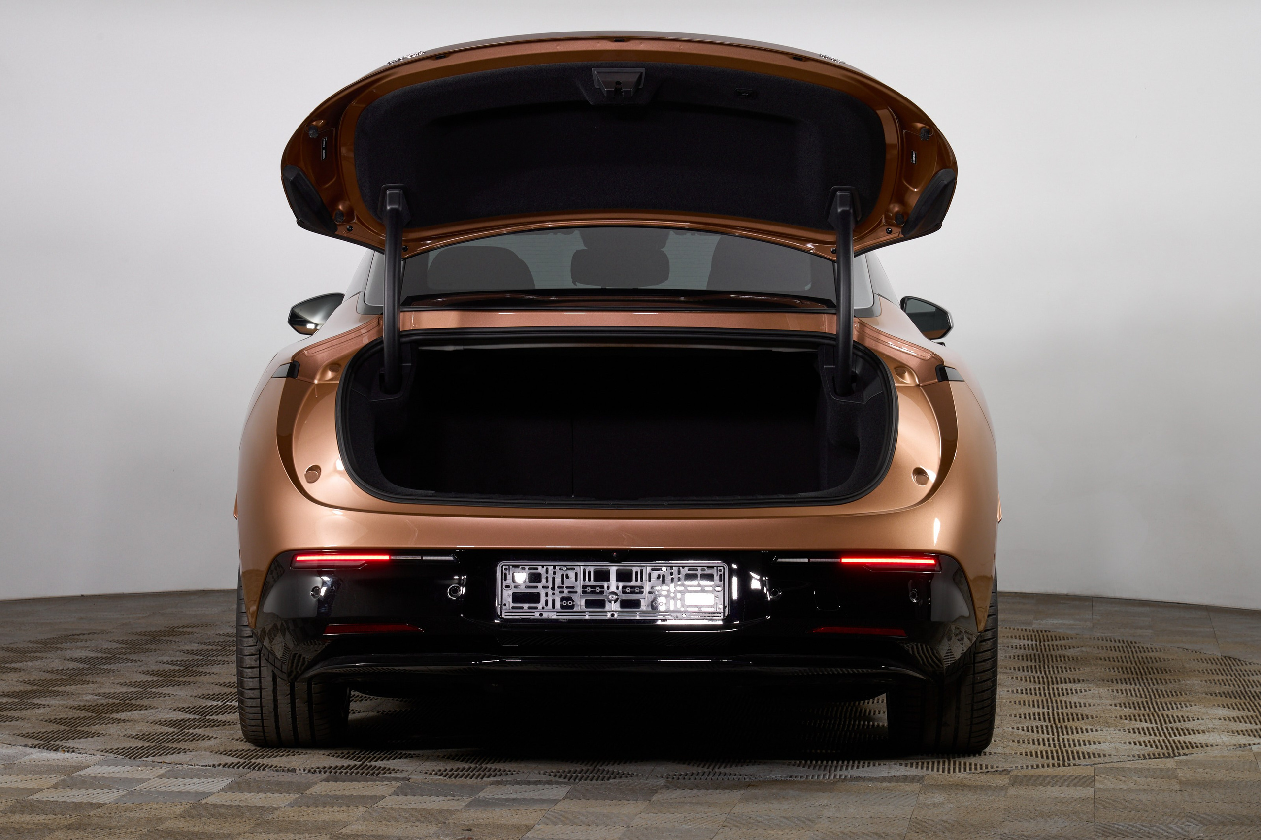 Zeekr 007_2. Фотограф Николай Прокофьев модельные тесты в Москве