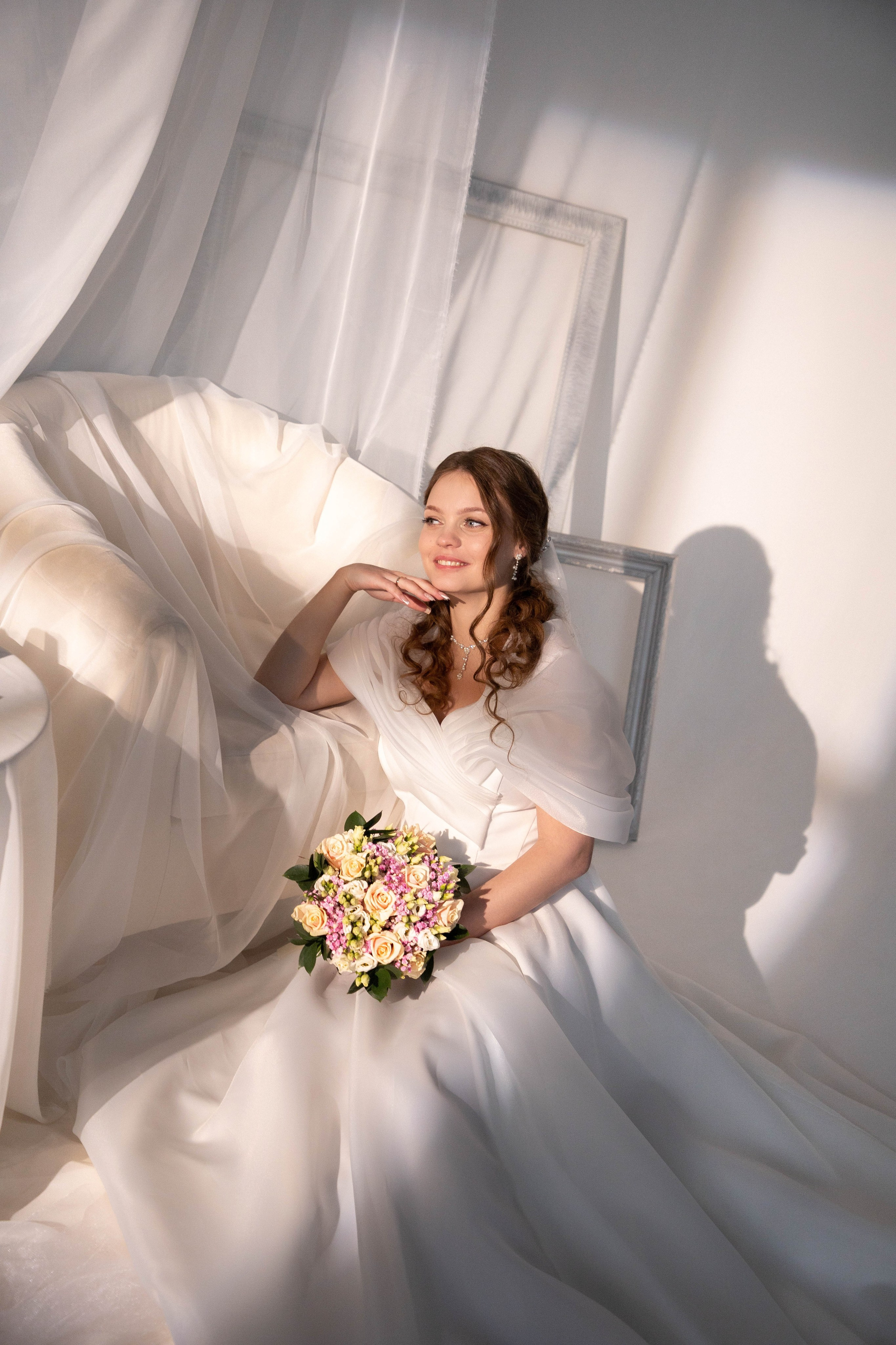 Свадебная фотосессия в студии. Фотограф Анастасия Тихонова
