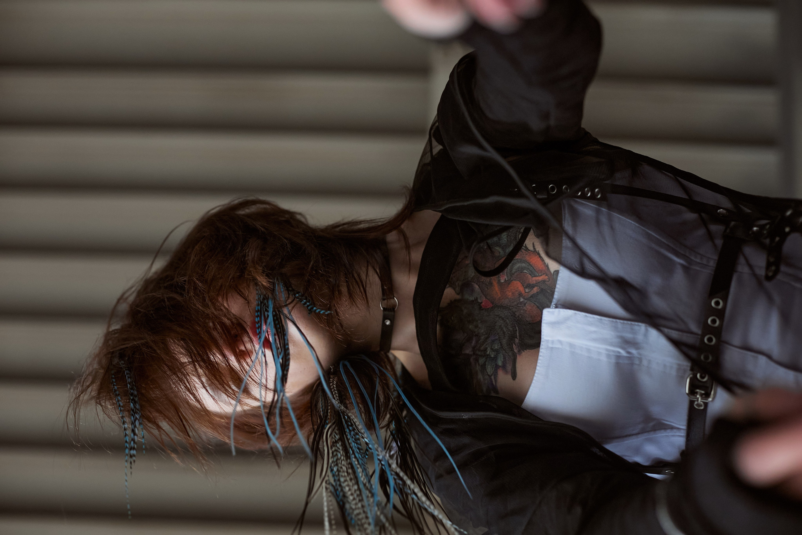 Фотограф в Москве. Креативное фото. Девушка на под мостом. 