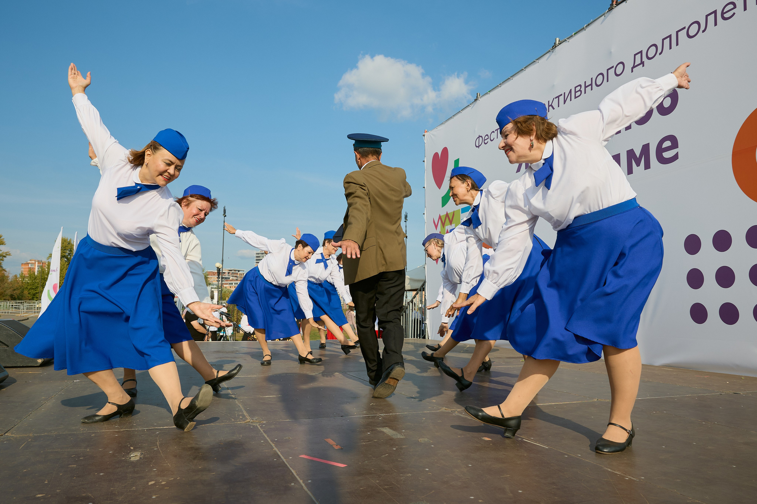 Фестиваль ЖИЗНЕЛЮБ. Мое имя Раиль. Я репортажный фотограф в Казани, так же мой любимый жанр — свадебный фотограф