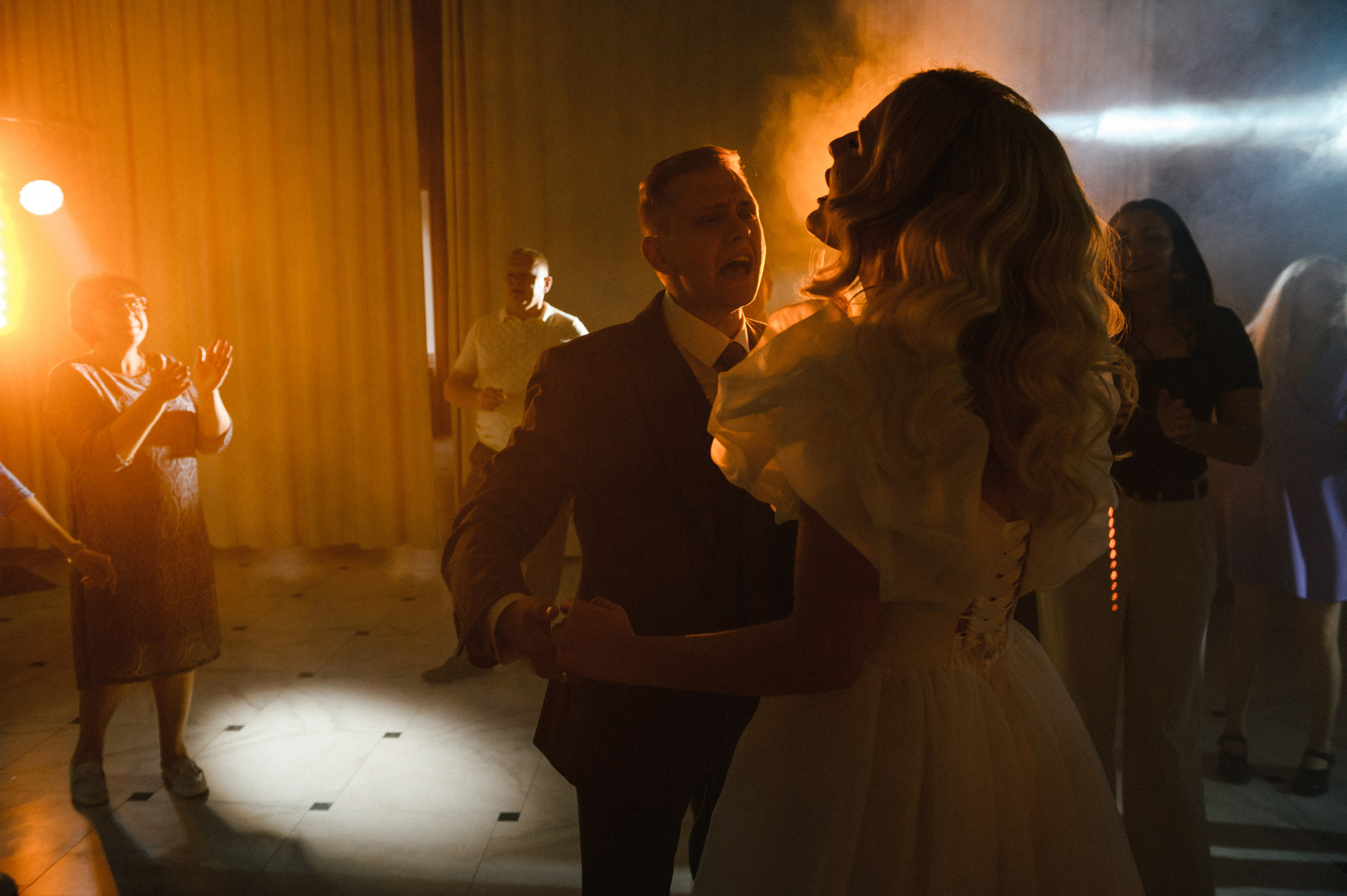 Давай танцевать!. Светлана Варфоломеева, женский и свадебный фотограф в Саратове