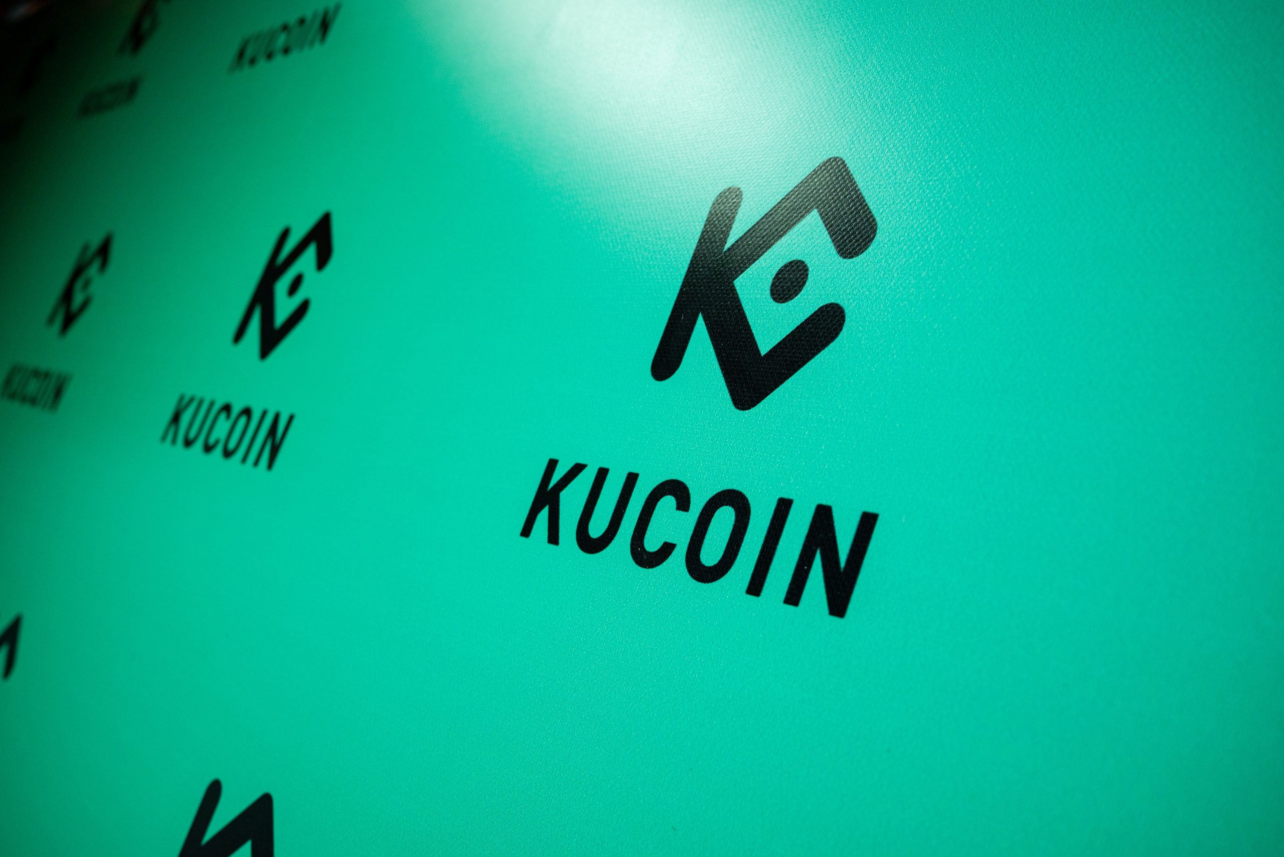 Конференция от криптобиржи KuCoin. Фотограф мероприятий в Москве