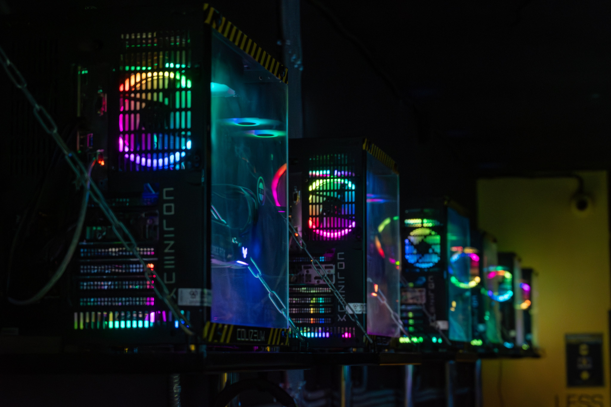 Репортаж в киберспортивном клубе Kolizeum. Фотограф мероприятий в Москве