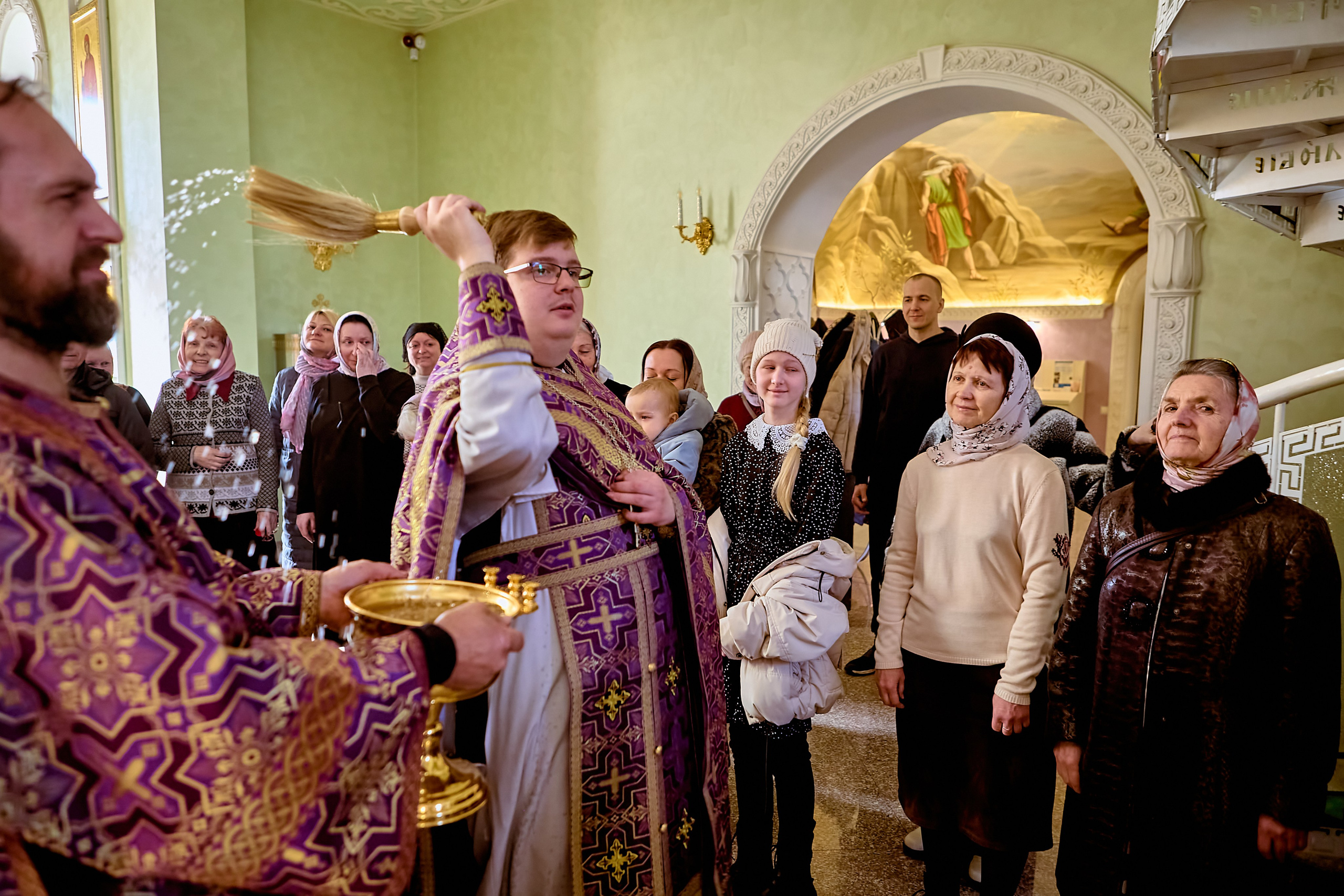 Фотографии Божественной Литургии в Неделю Крестопоклонную