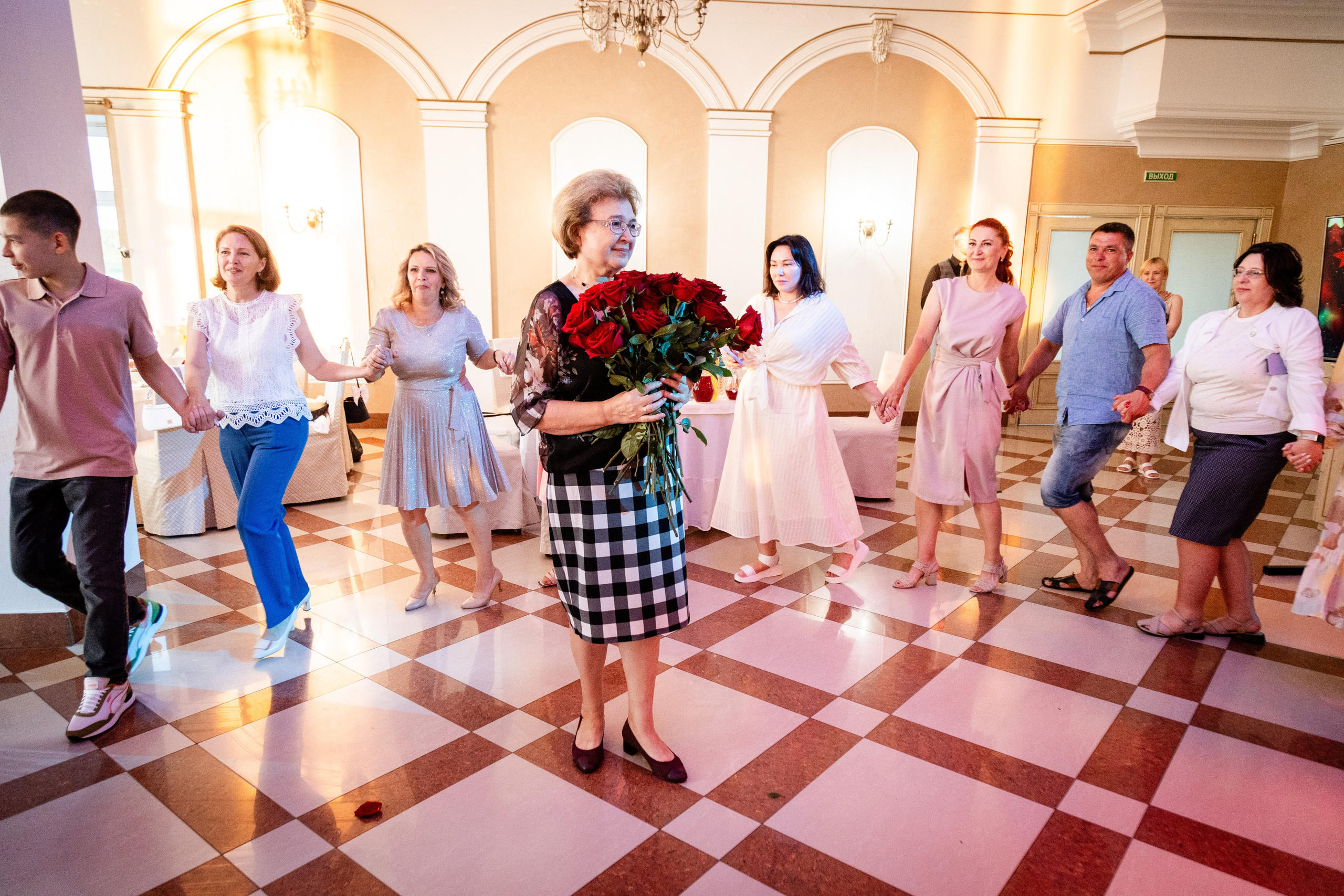 Школьный выпускной. Детский фотограф видеограф в Хабаровске Михаил Орлов