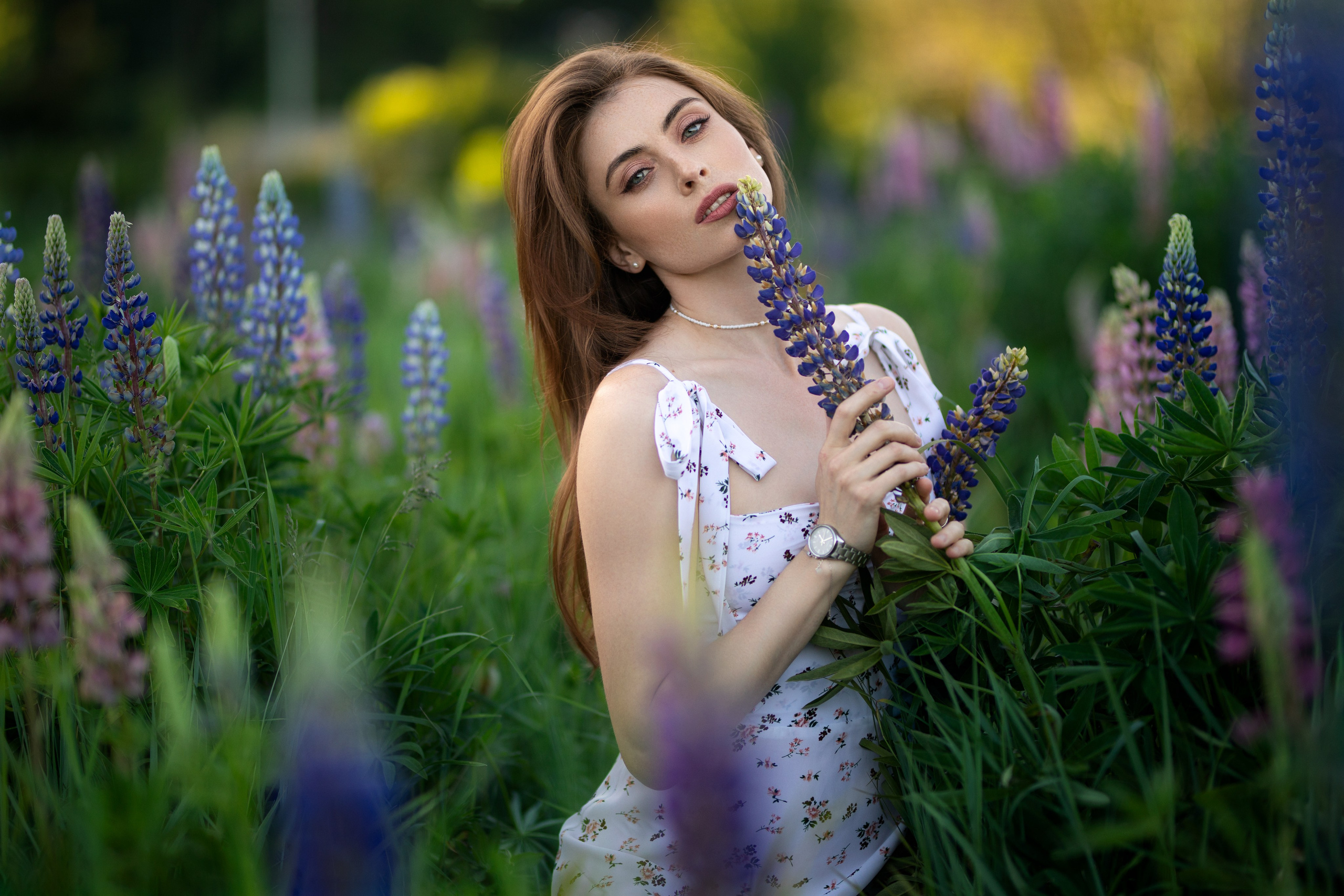 Фотосессия с Надеждой с люпинами в формате «для себя». Дмитрий Шульгин, портретный фотограф в Воронеже