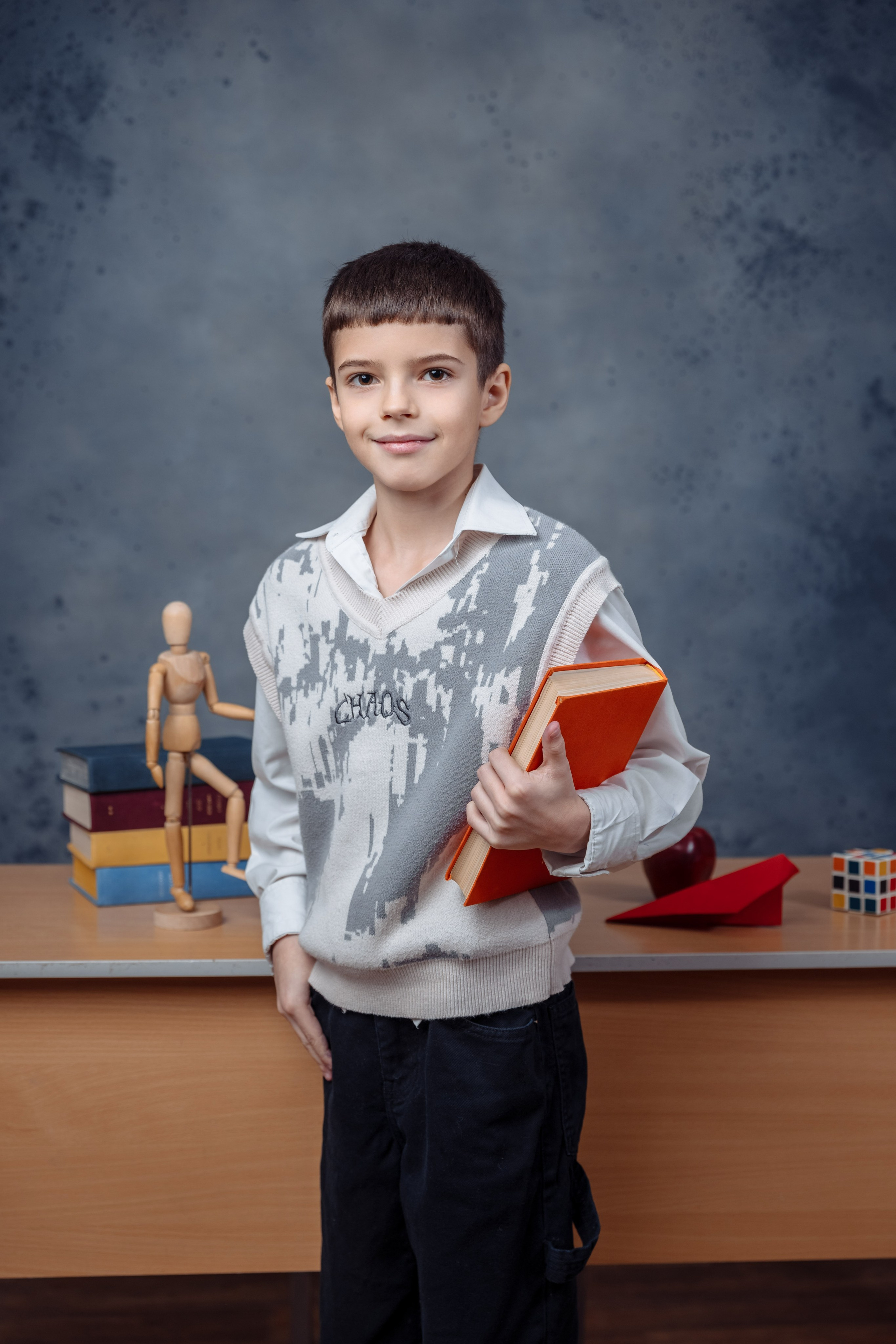 Начальные классы. Выпускные школьные фото­альбомы для школ и детских садов в Волгограде и Волжском