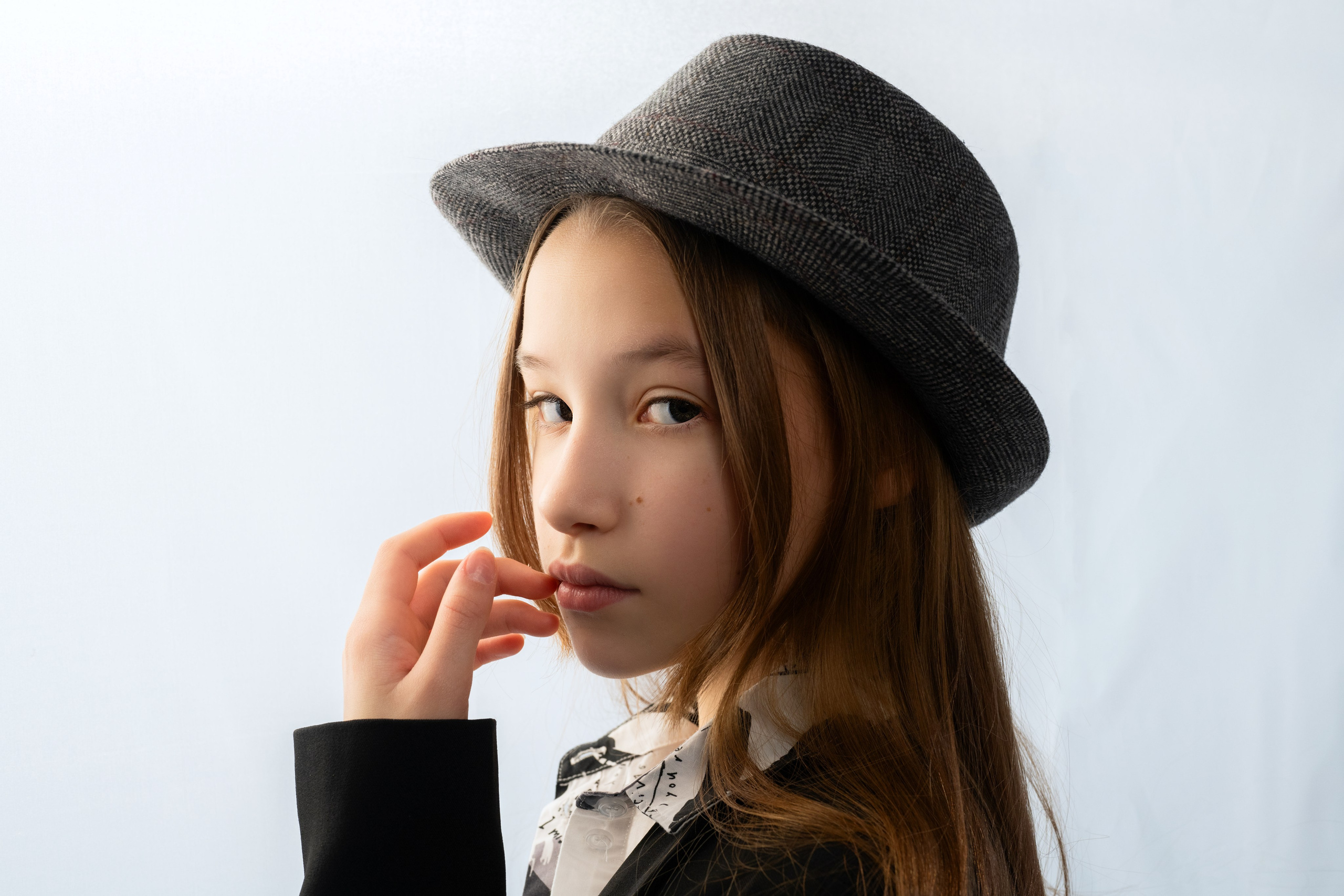 Студийная съёмка девочки в стиле Лондон