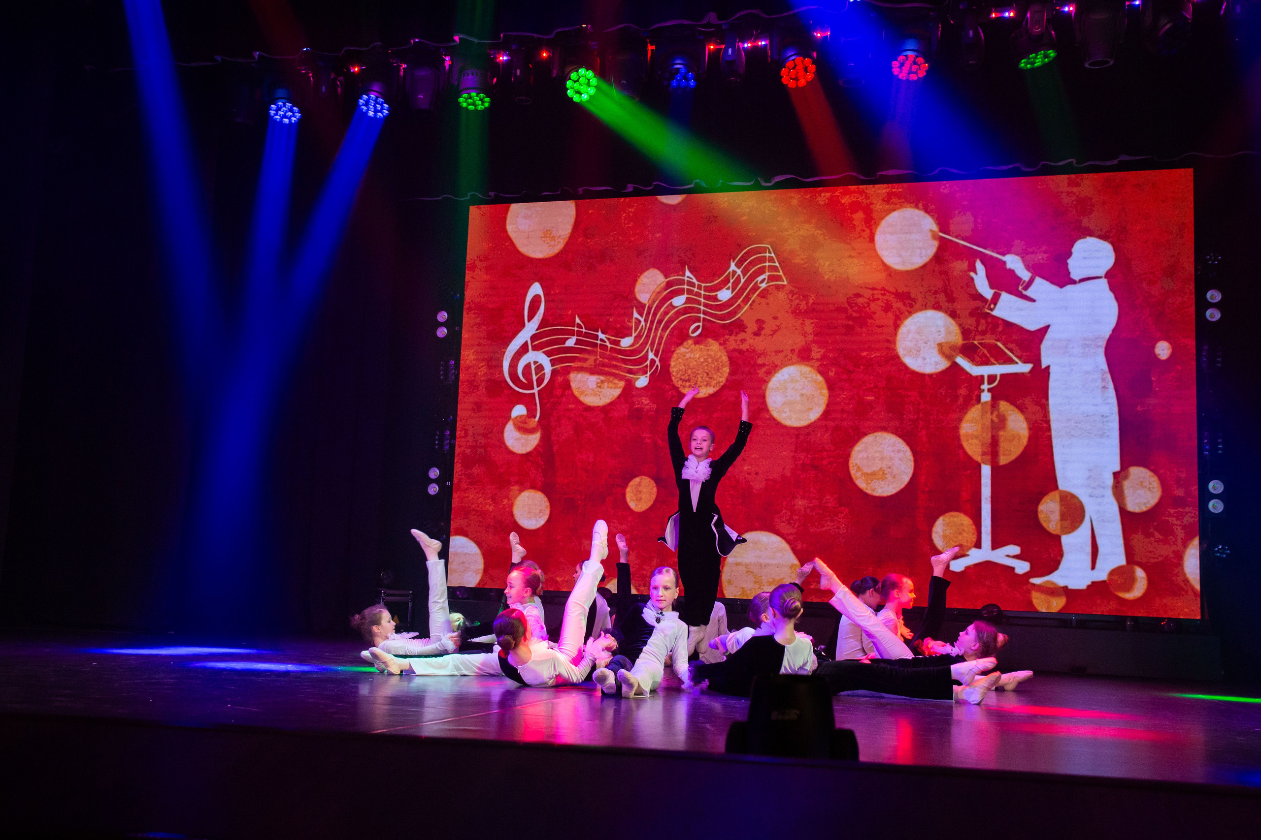 Дк Воровского отчетный концерт. Семейный и детский фотограф Анна Петракова