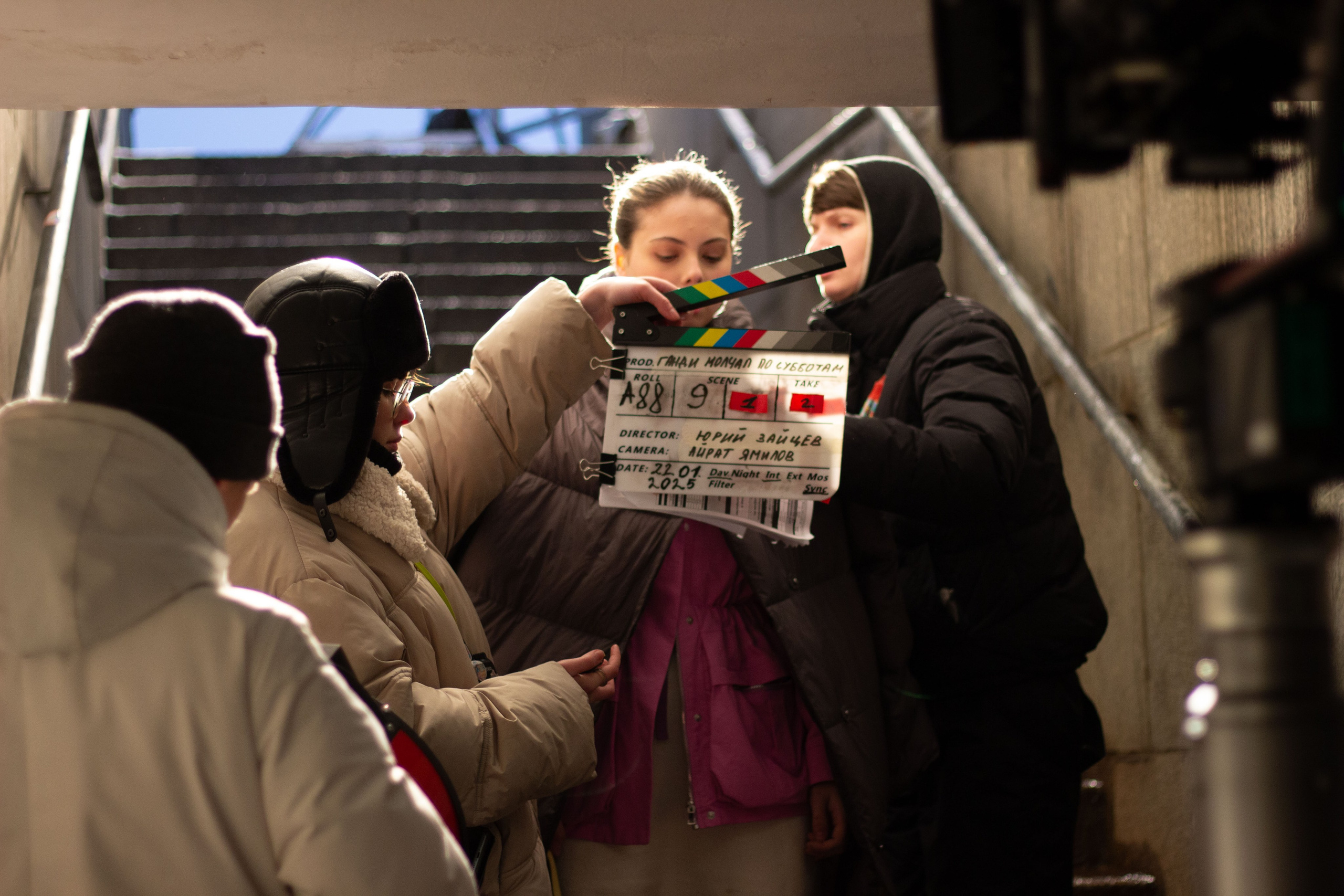 На съемках фильма «Ганди молчал по субботам». Юля Мурашова портретный и документальный фотограф