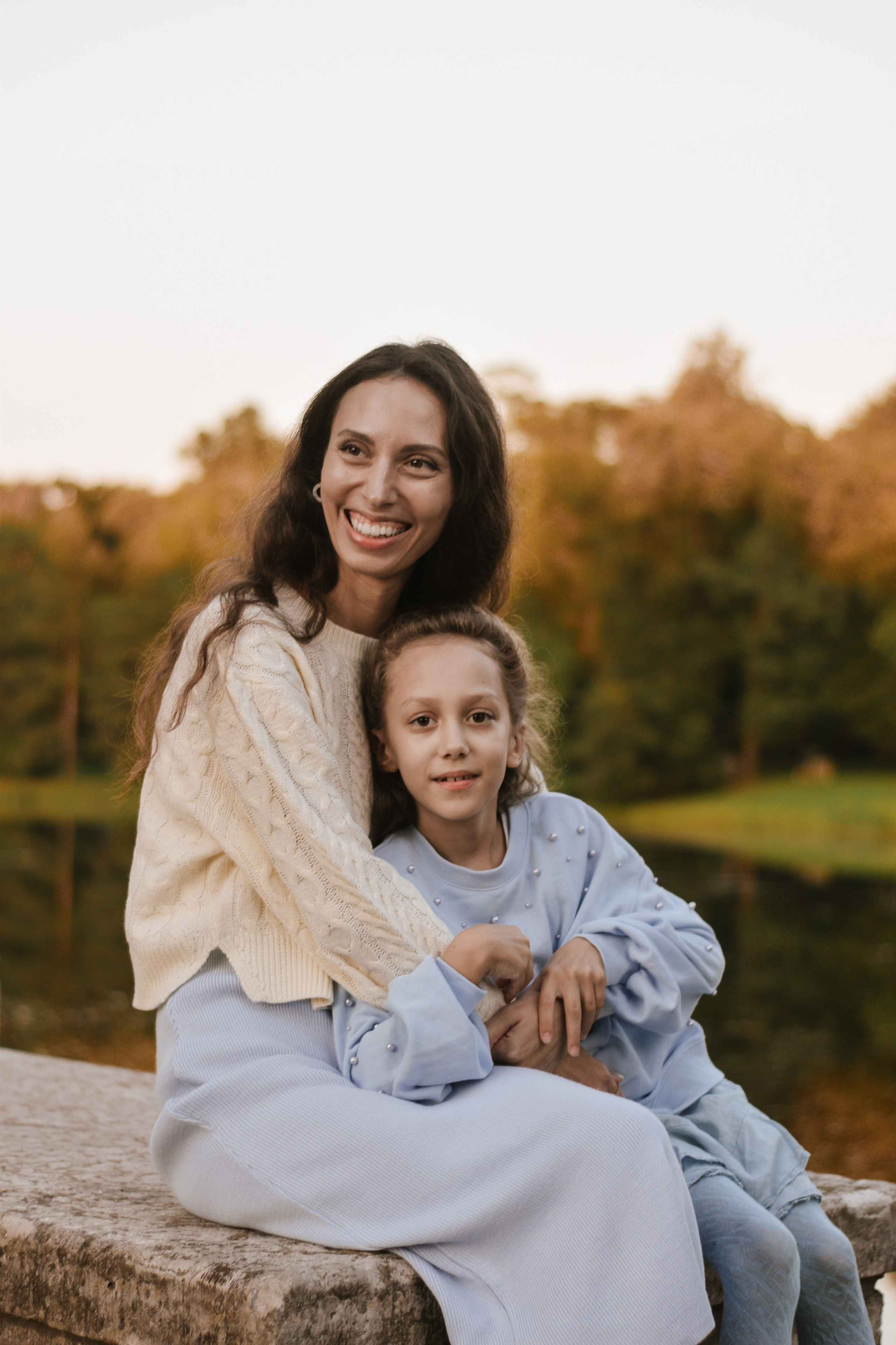 Фотосессия мамы с дочкой в парке 